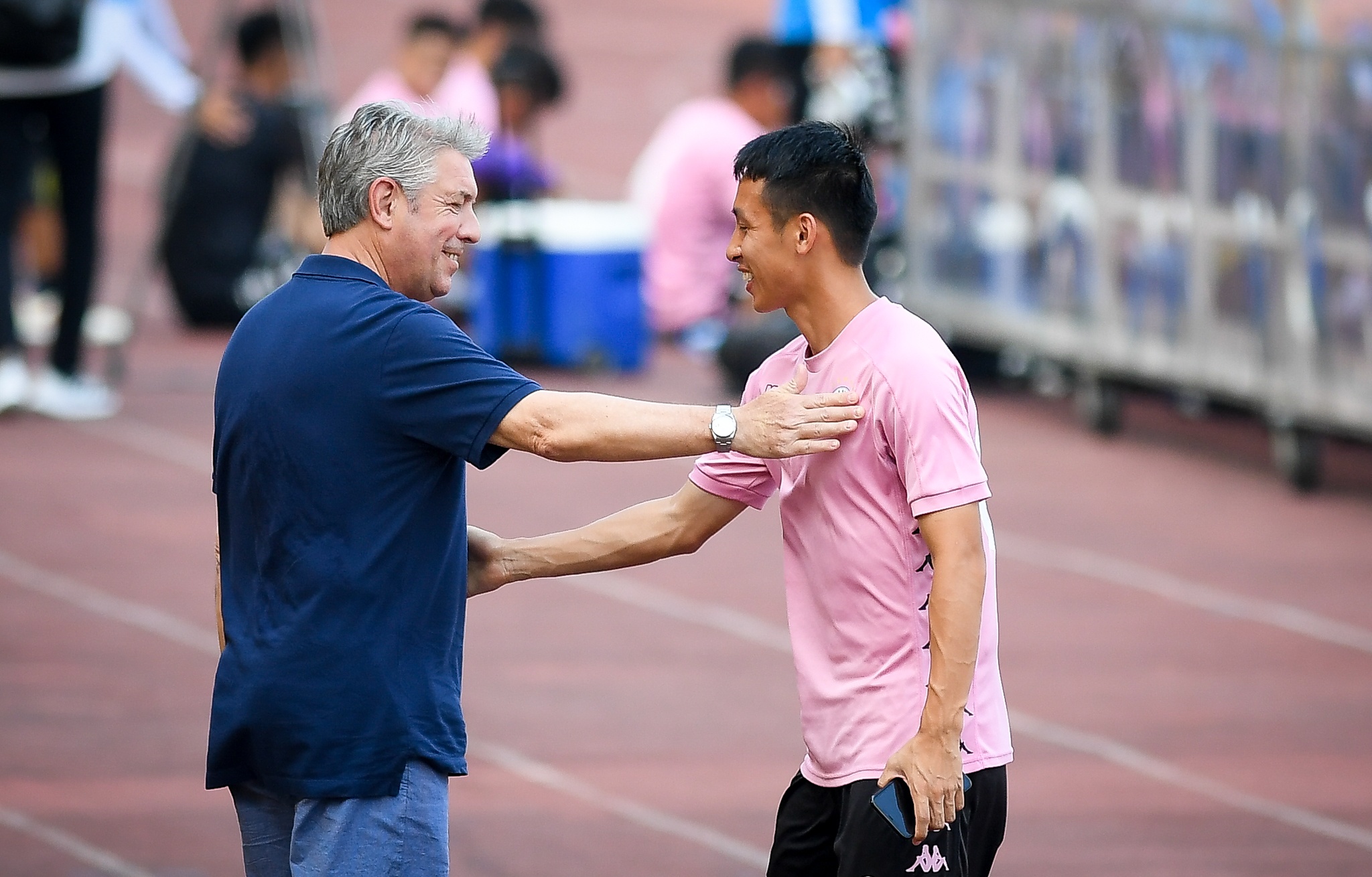 HLV Park Hang-seo tang qua sinh nhat anh 5