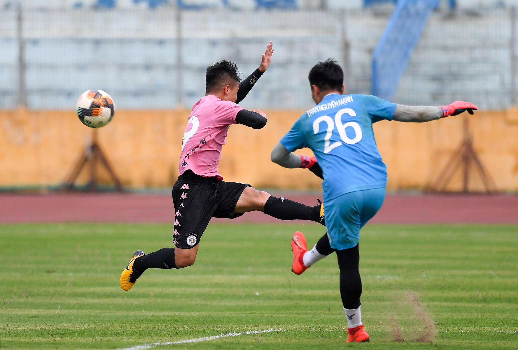 HLV Park Hang-seo tang qua sinh nhat anh 7