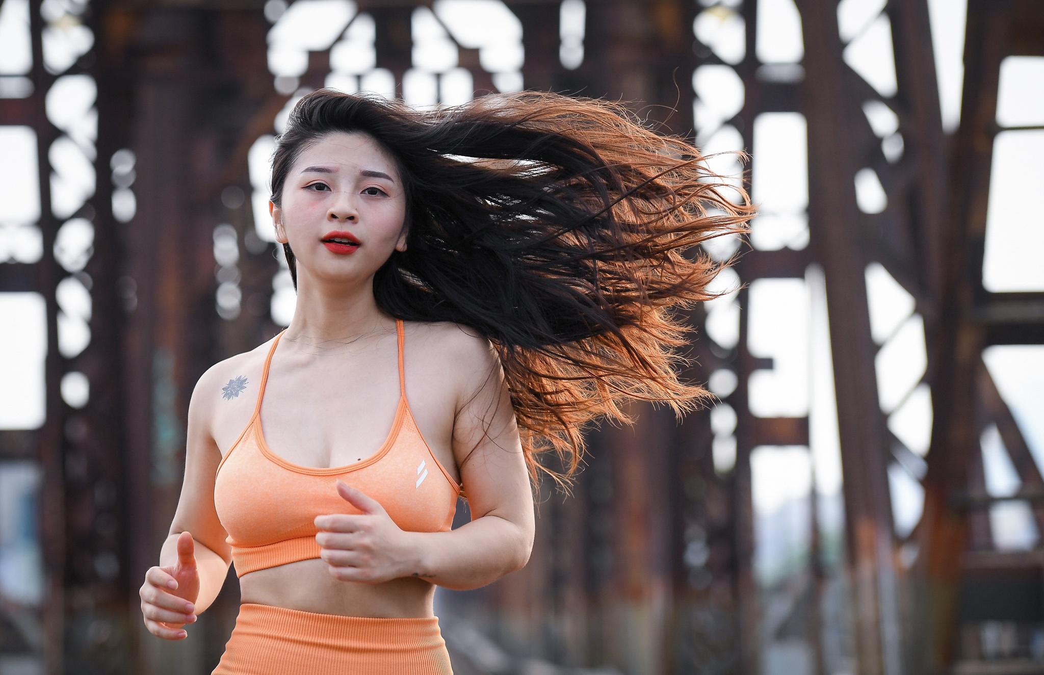 Hot girl múa côn sợ ế chồng ảnh 24 Hot girl mua con so e chong anh 24