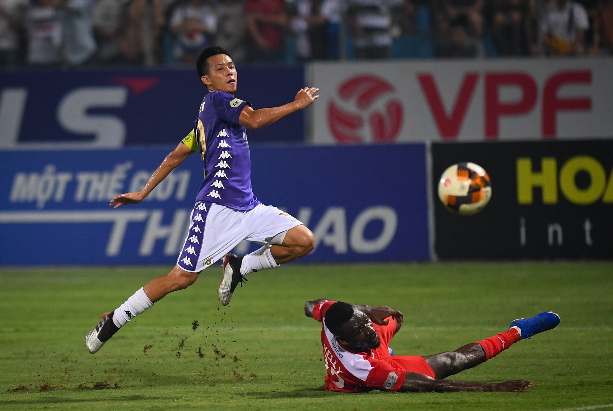 Huynh Anh lo lang khi Quang Hai bi pham loi anh 4