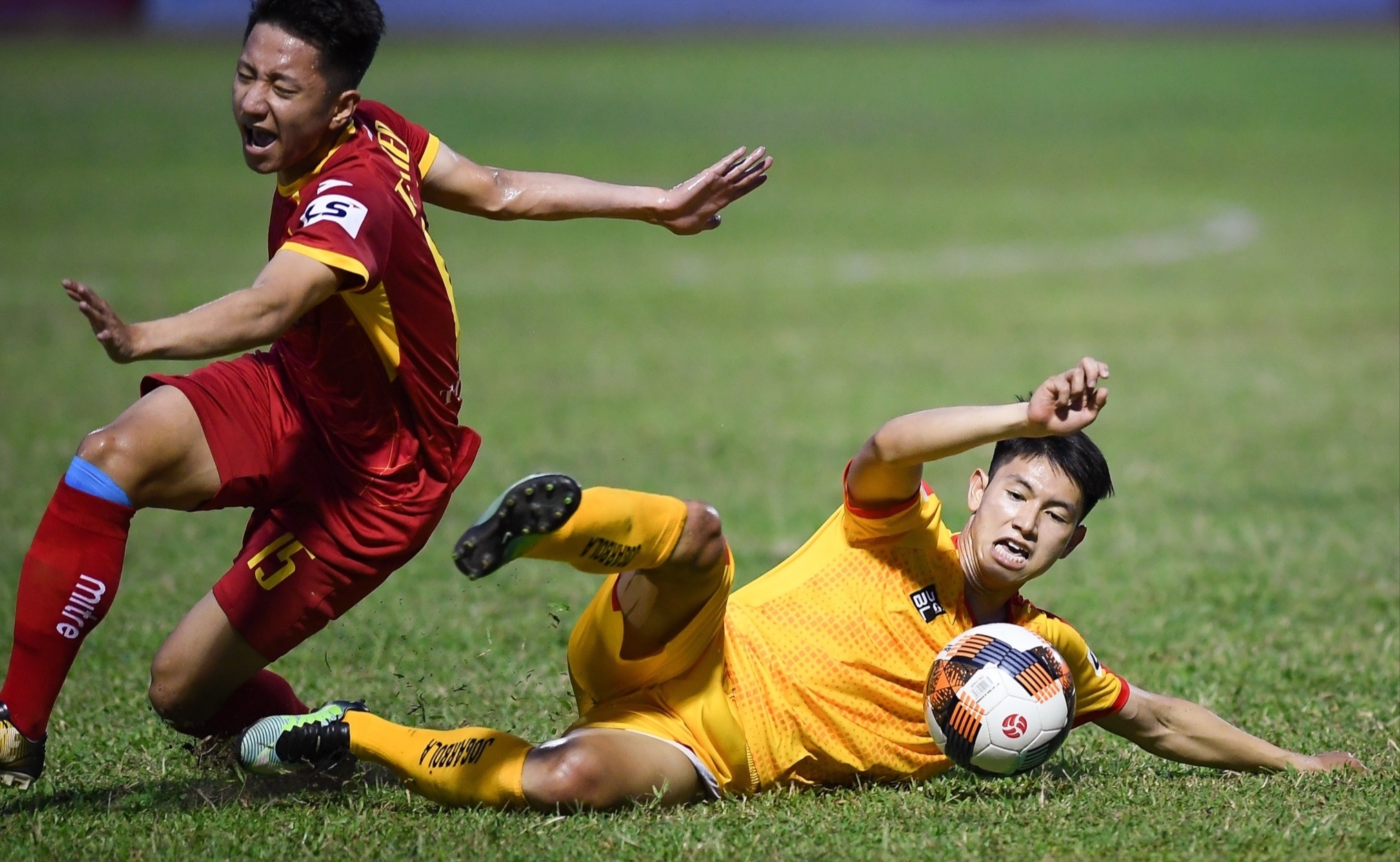 Trong Hung, Van Hoang toa sang khi thay Park du khan hinh anh