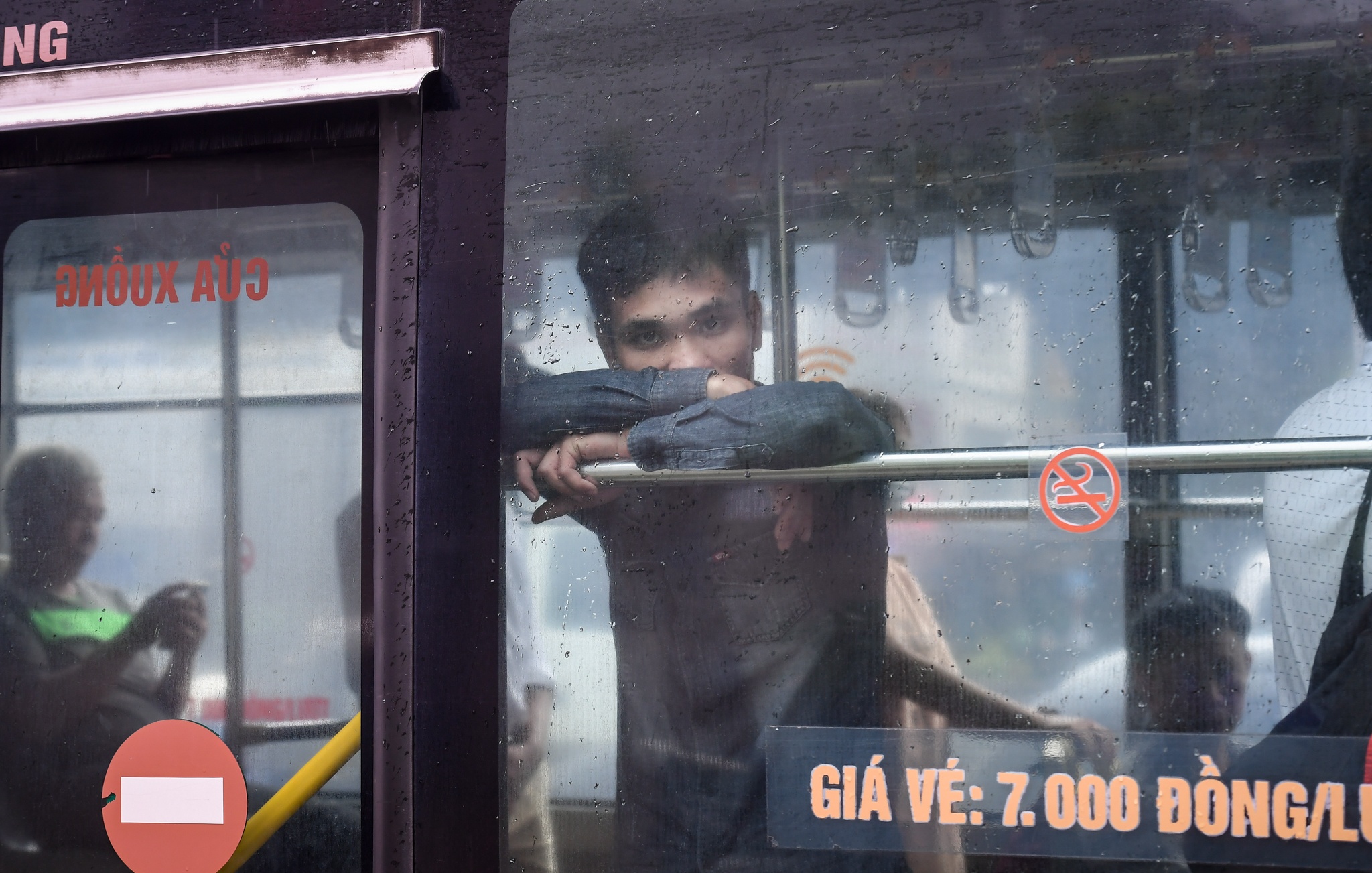 duong Ha Noi tac nghen trong mua anh 3