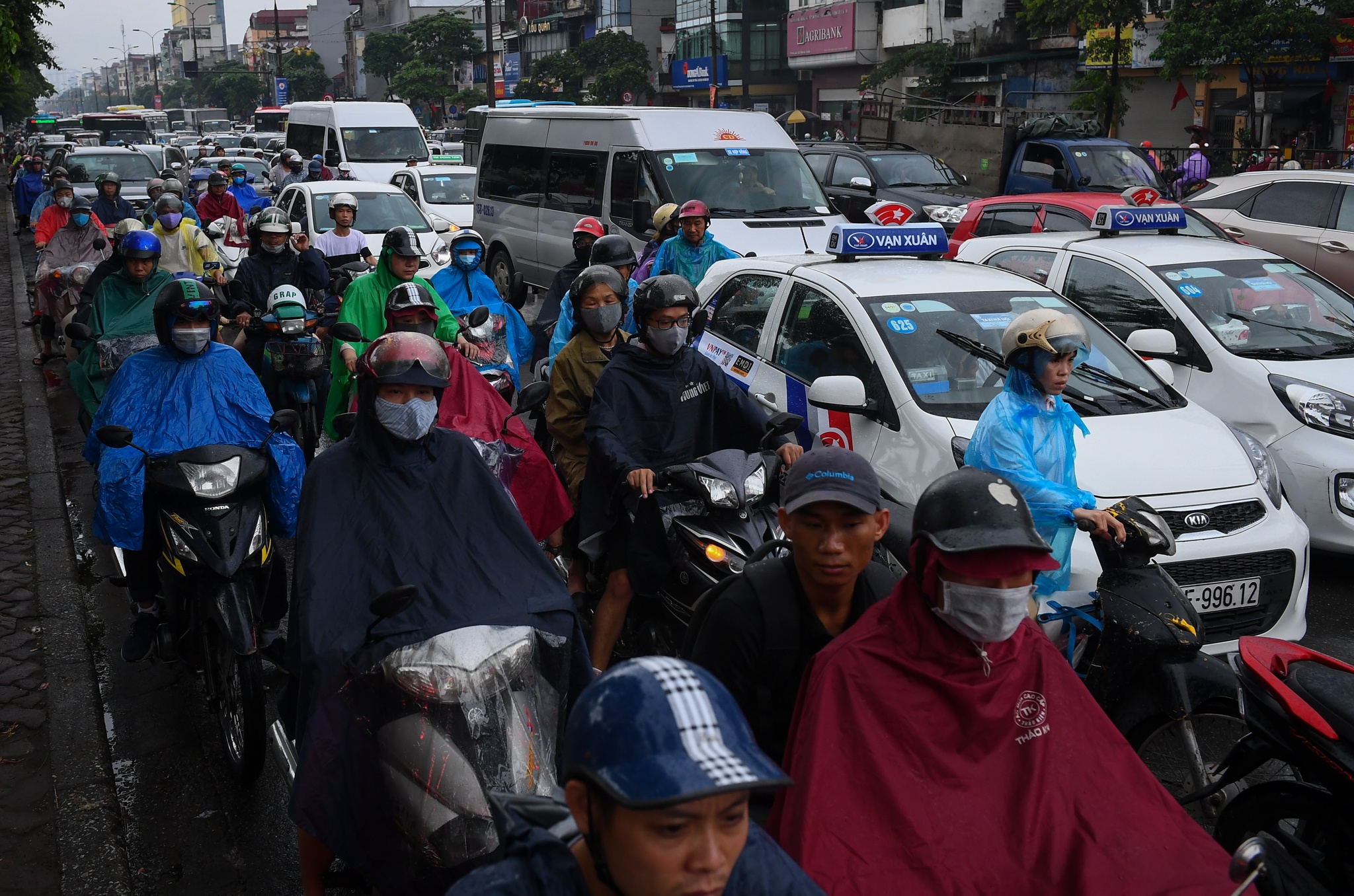 duong Ha Noi tac nghen trong mua anh 8