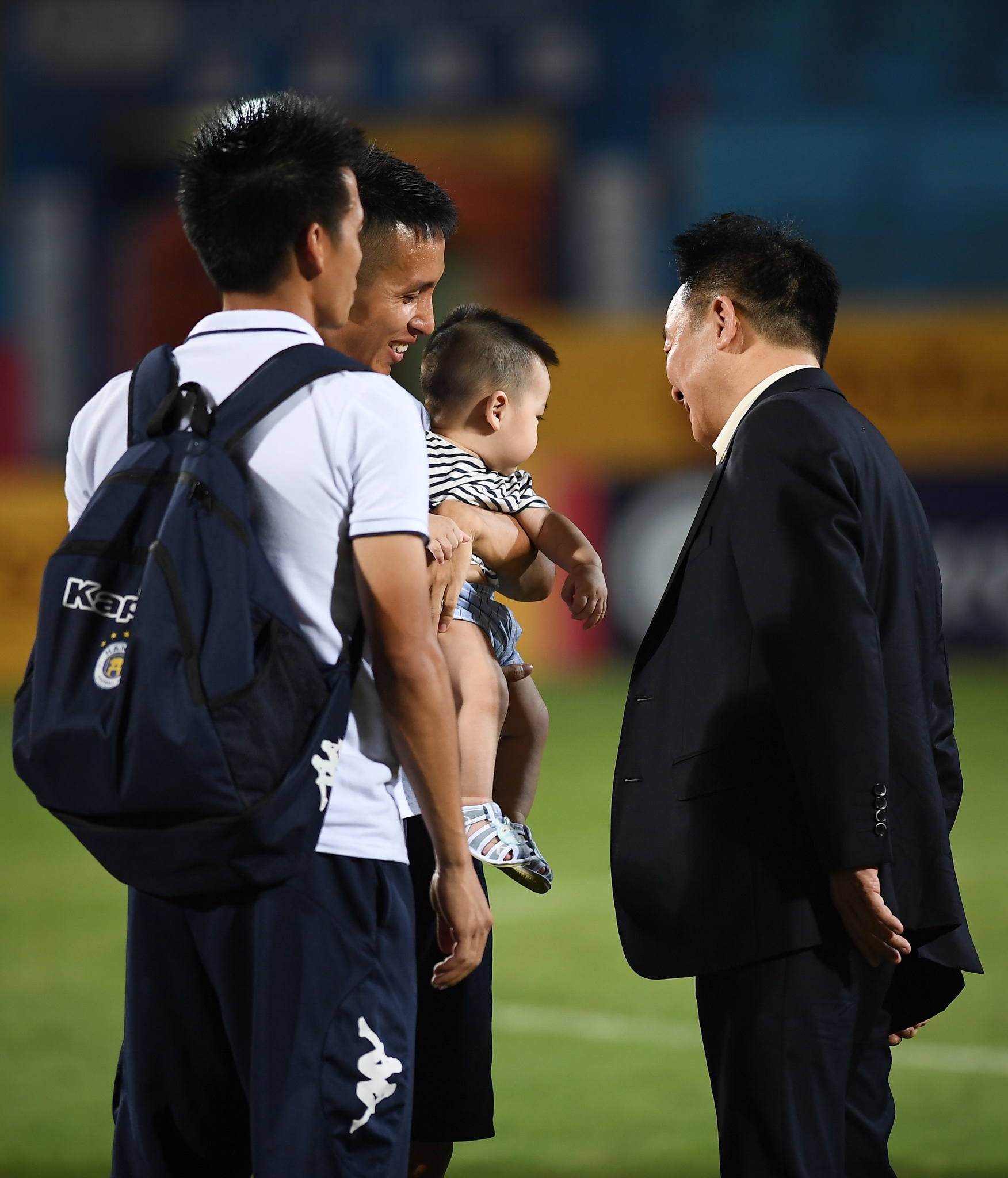 HUng Dung be con anh 3