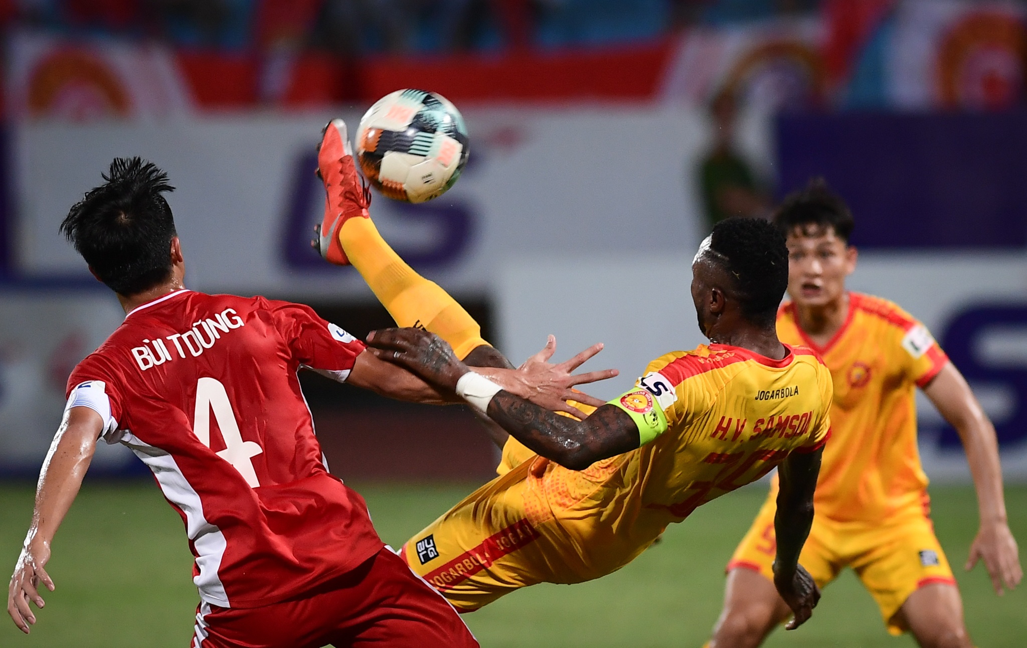 Que Ngoc Hai mac sai lam anh 5