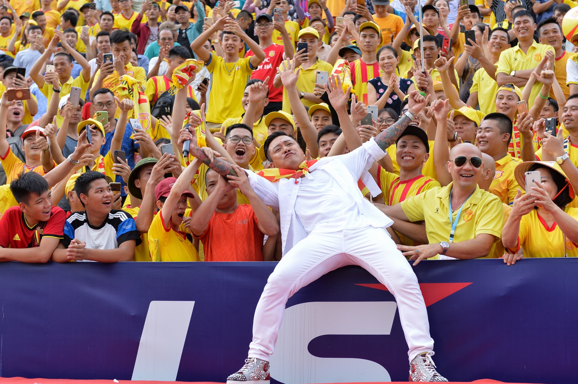 Tuan Hung tiep lua Thien Truong anh 3