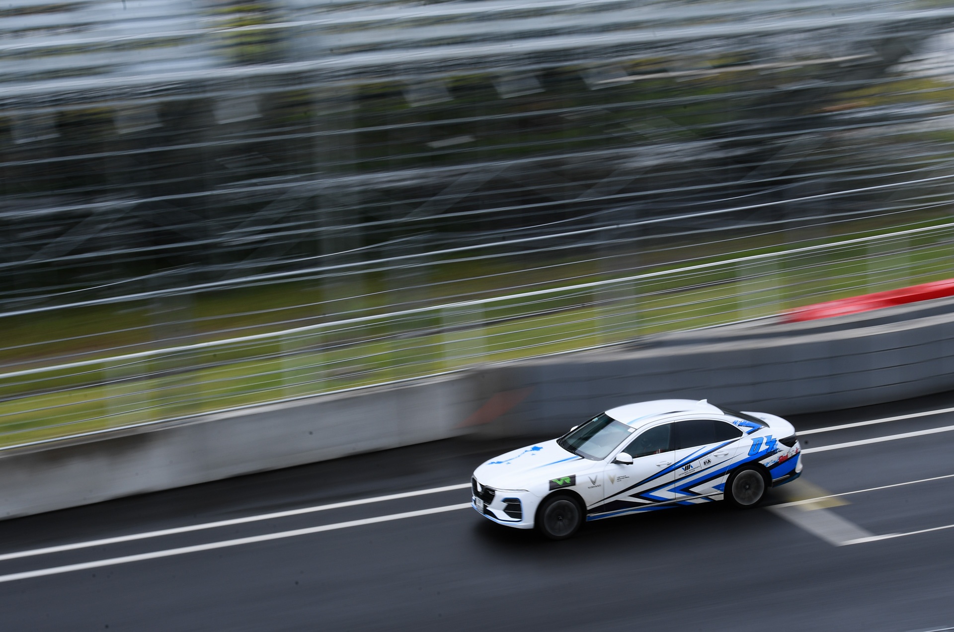 truong dua F1 Ha Noi anh 1