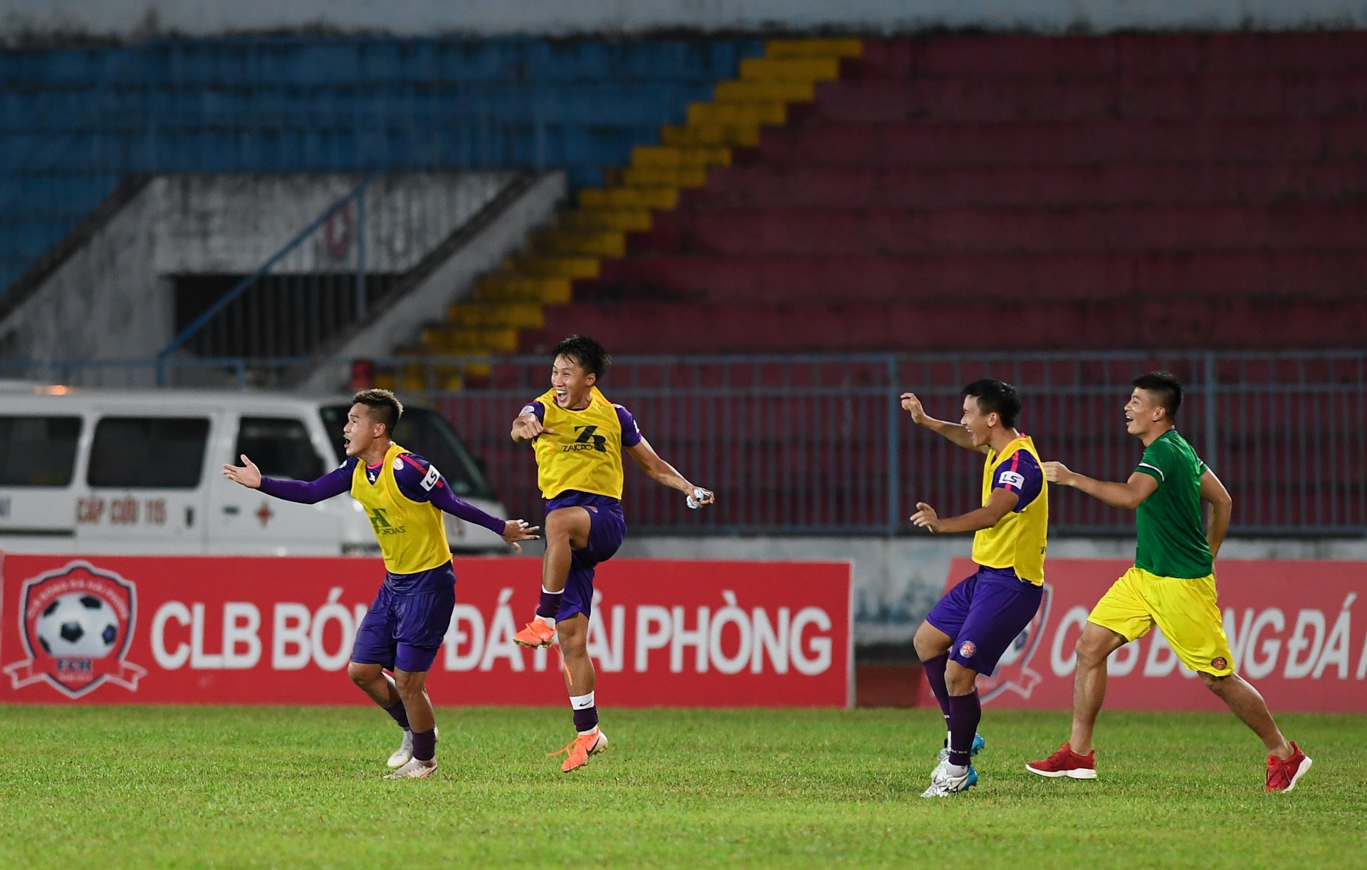 thu mon van toan anh 12