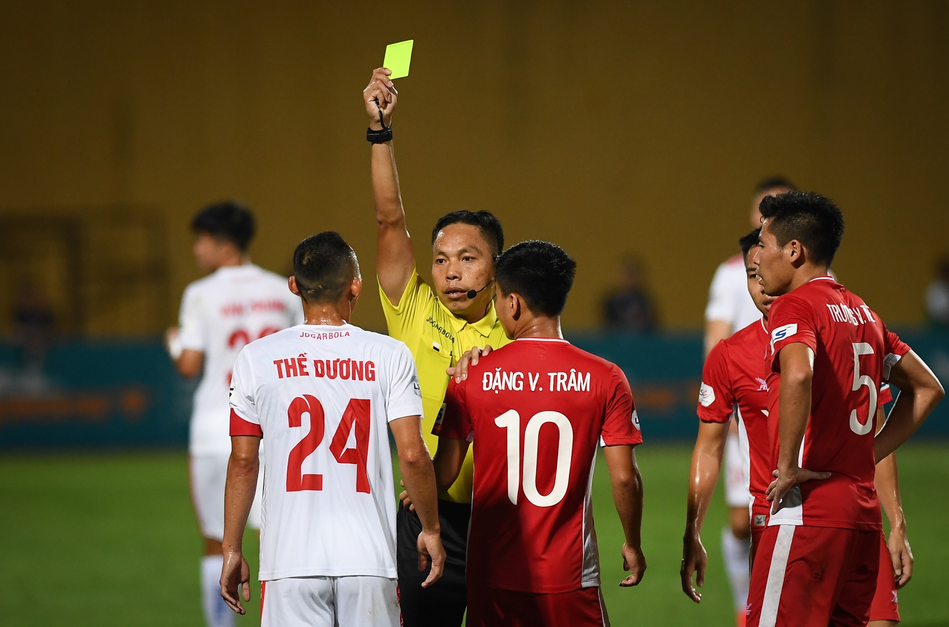 Que Ngoc Hai chia vui voi tro ly Lee Young-jin anh 12