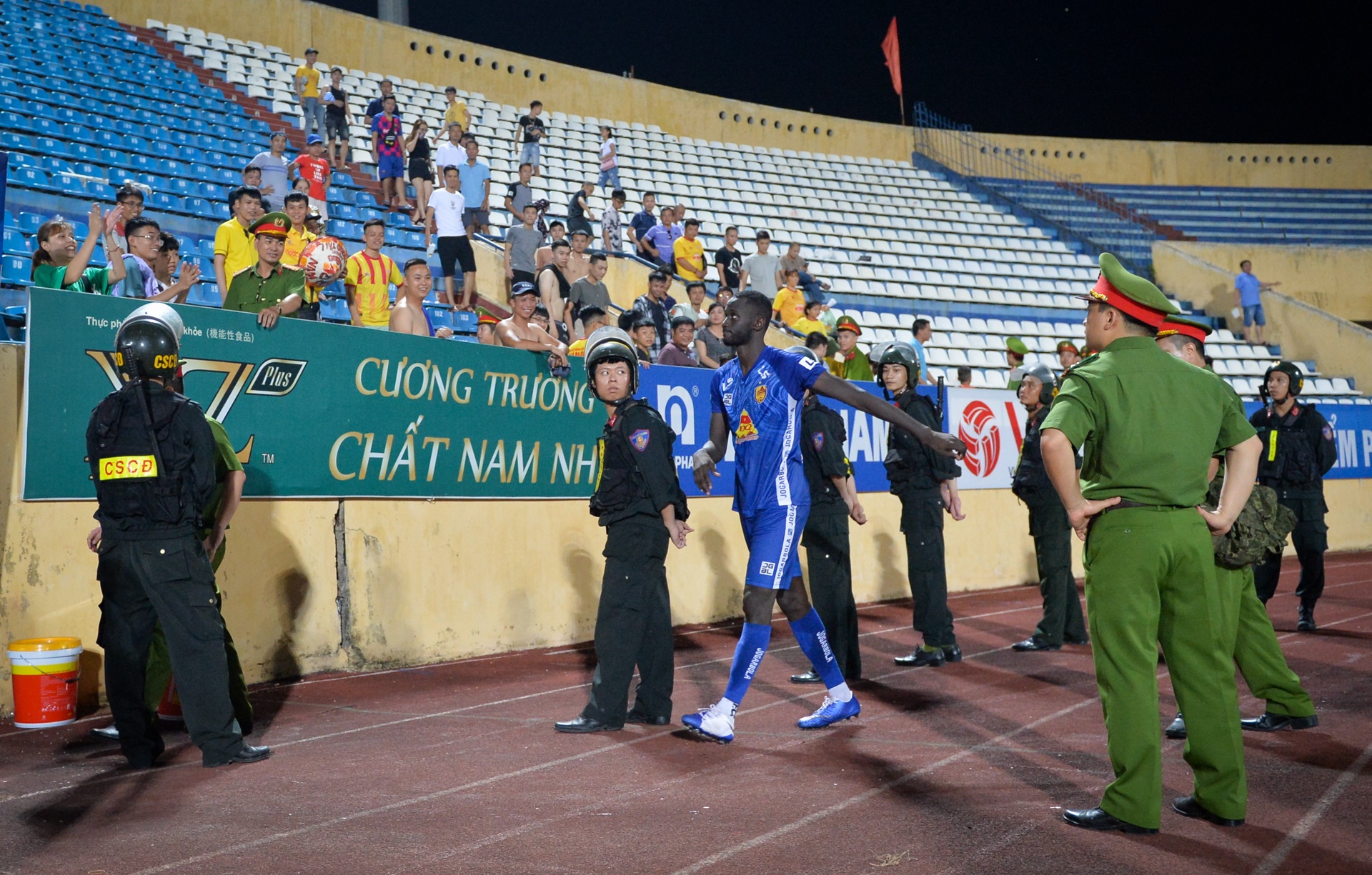 canh sat bao ve doi Quang Nam anh 3