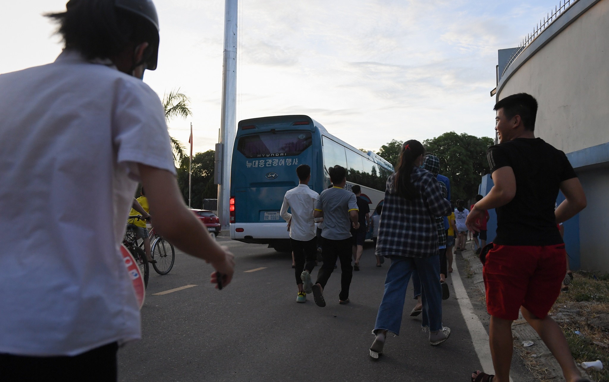 fan du cong sat de nhin thay Cong Phuong anh 9