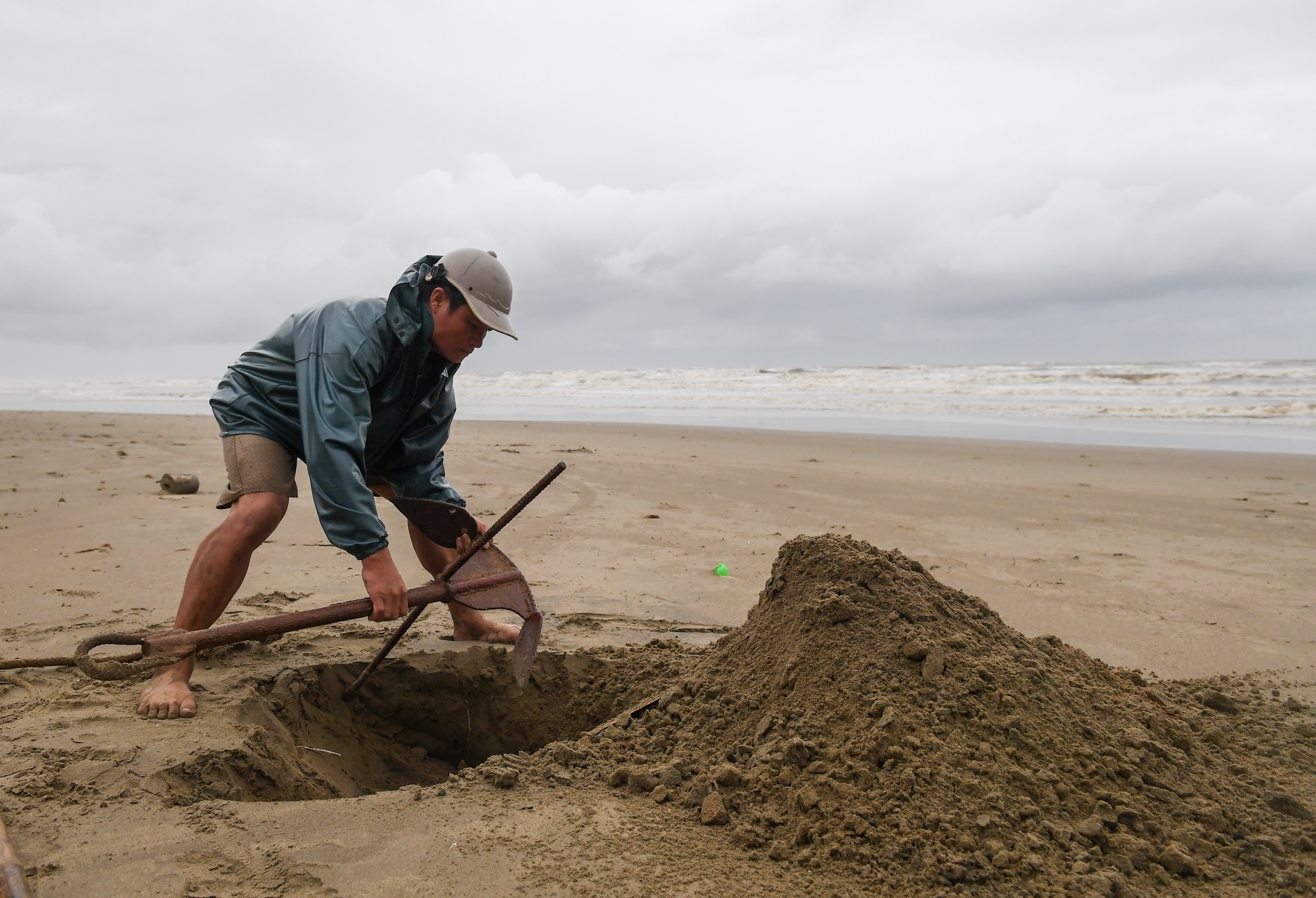 ngu dan Sam Son mang thuyen len duong anh 4