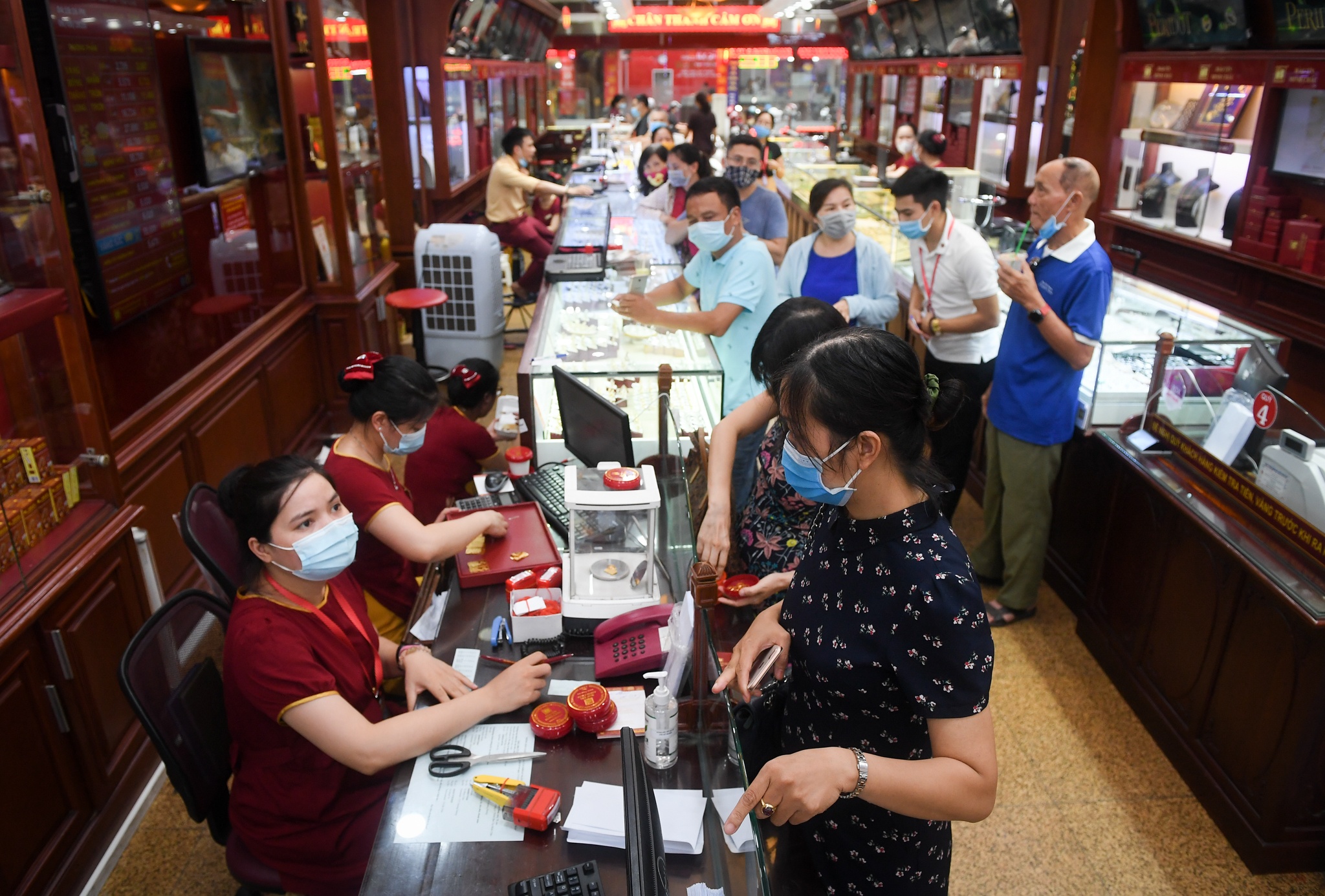 xep hang ban vang anh 1