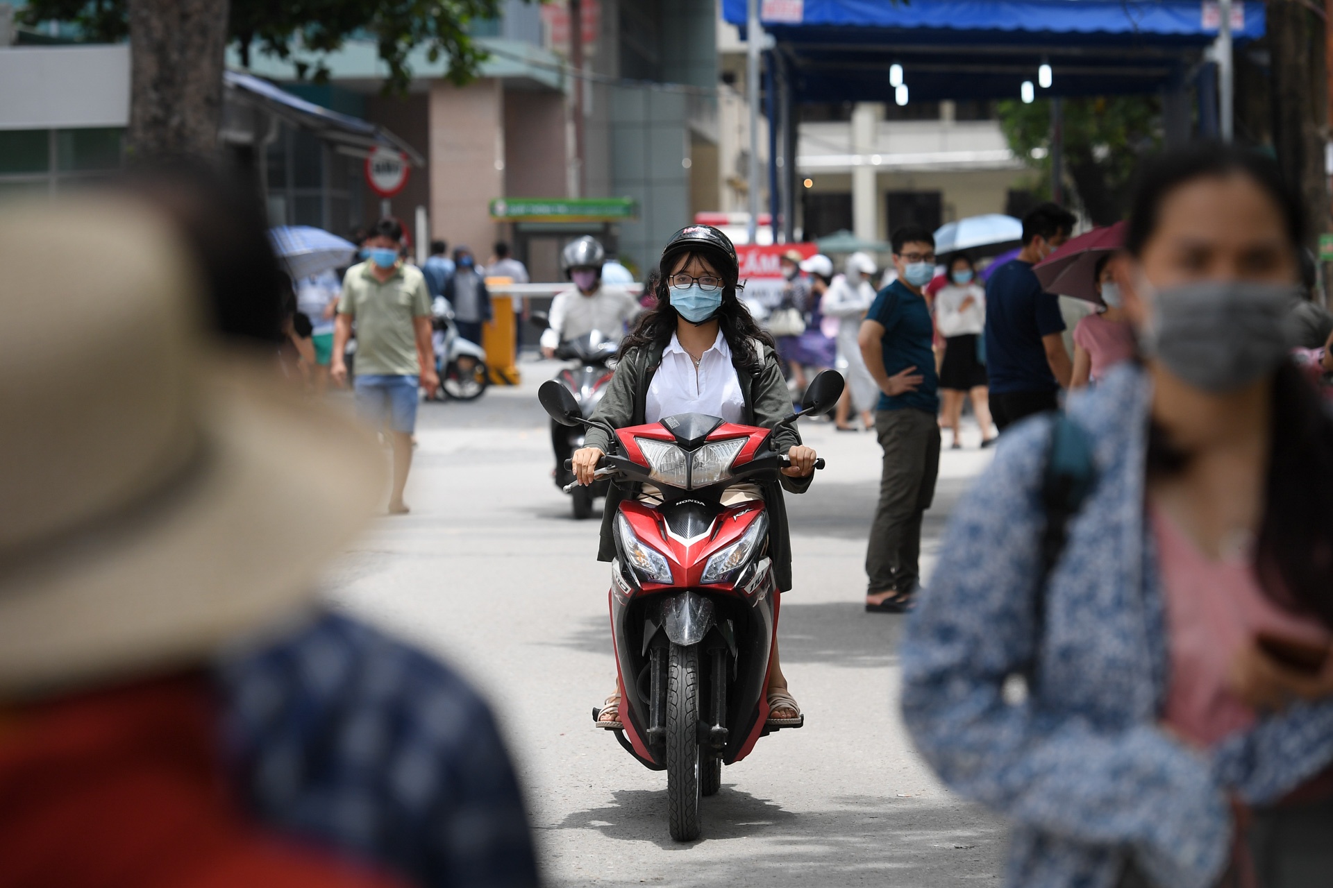 nu sinh tung mac Covid-19 anh 17