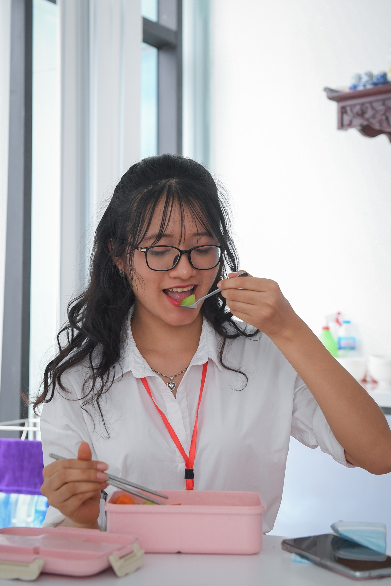 nu sinh tung mac Covid-19 anh 20