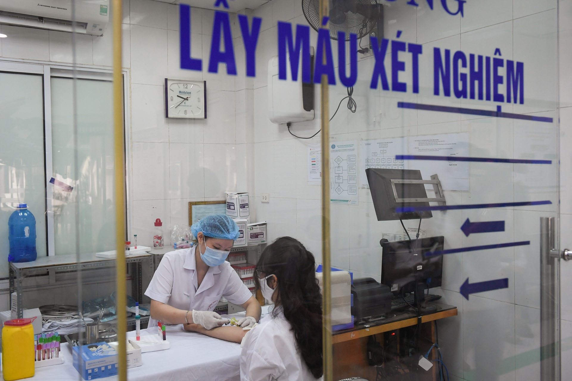 nu sinh tung mac Covid-19 anh 13