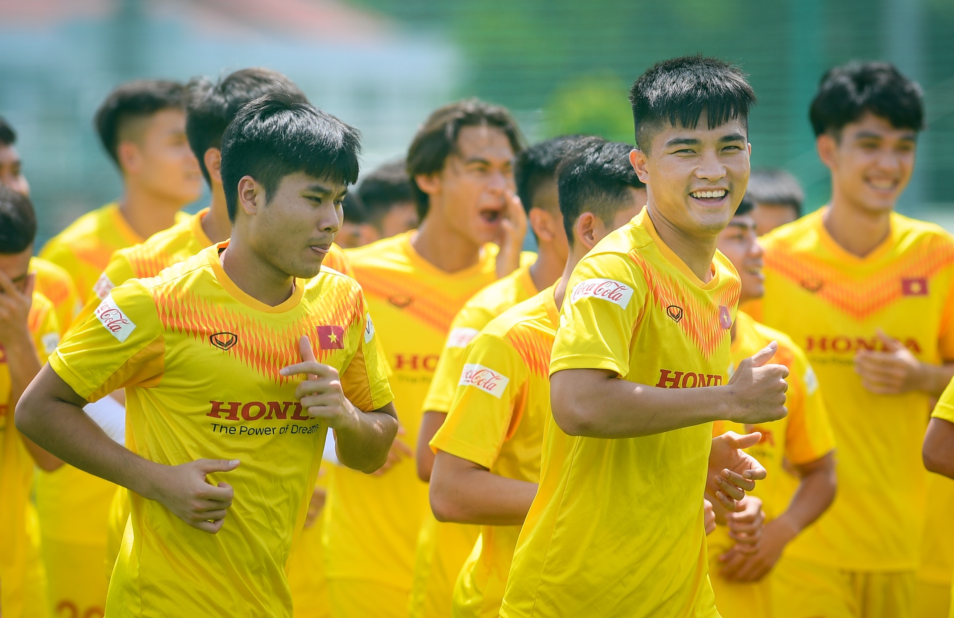 HLV Park Hang-seo chong day mot tay anh 1