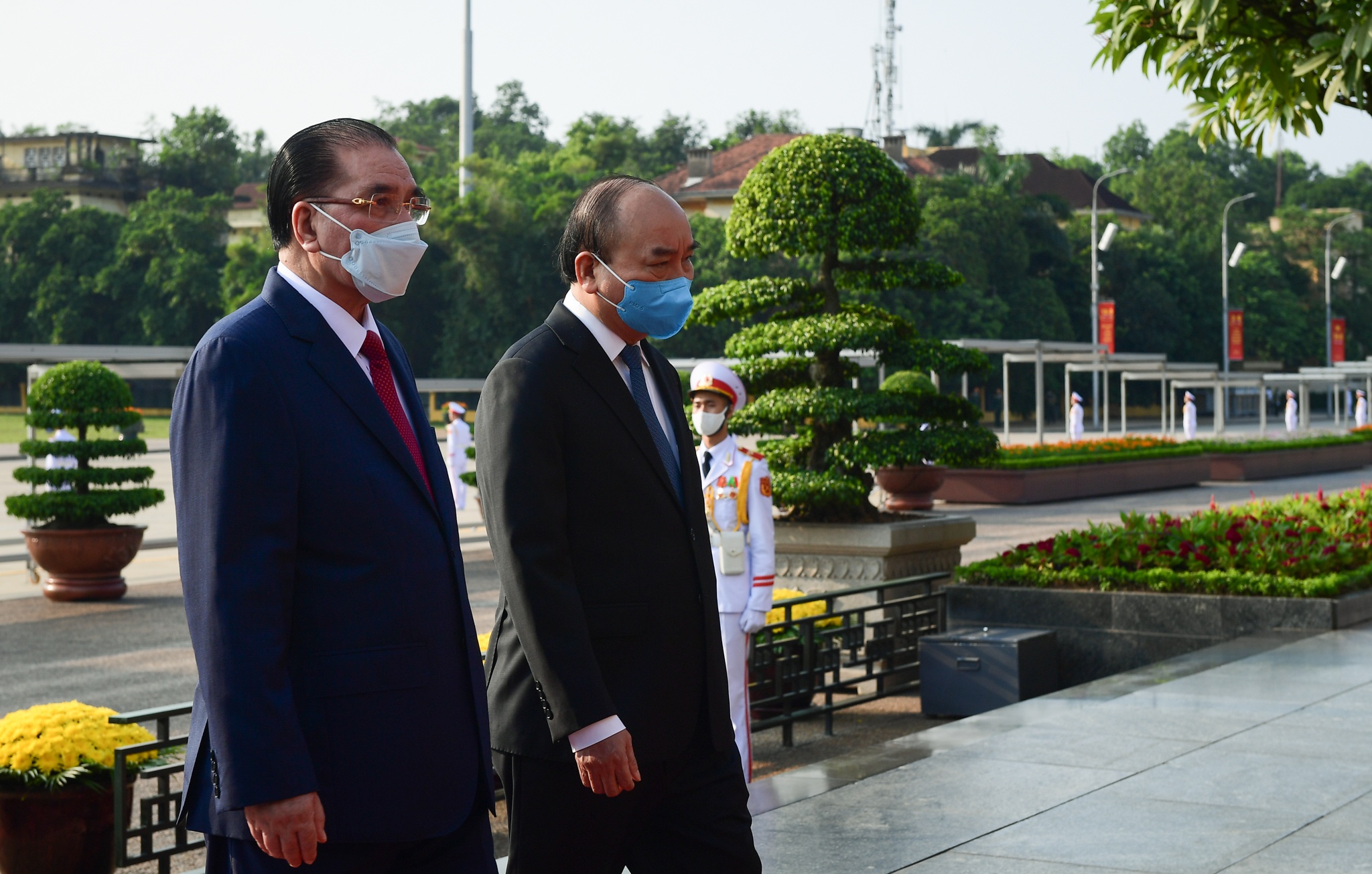 lanh dao Dang vieng Lang Bac anh 2