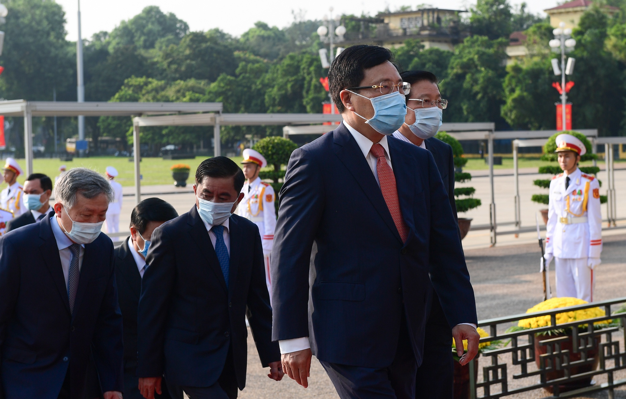 lanh dao Dang vieng Lang Bac anh 4