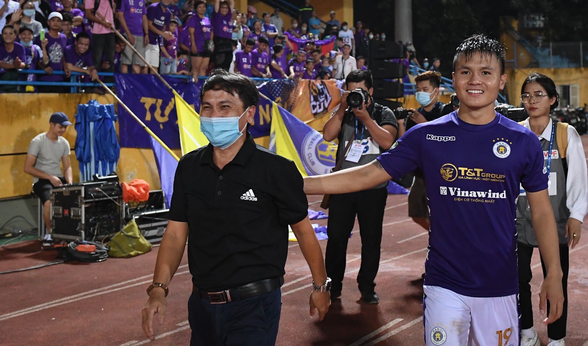 Quang Hai bat nhip cho co dong vien anh 5