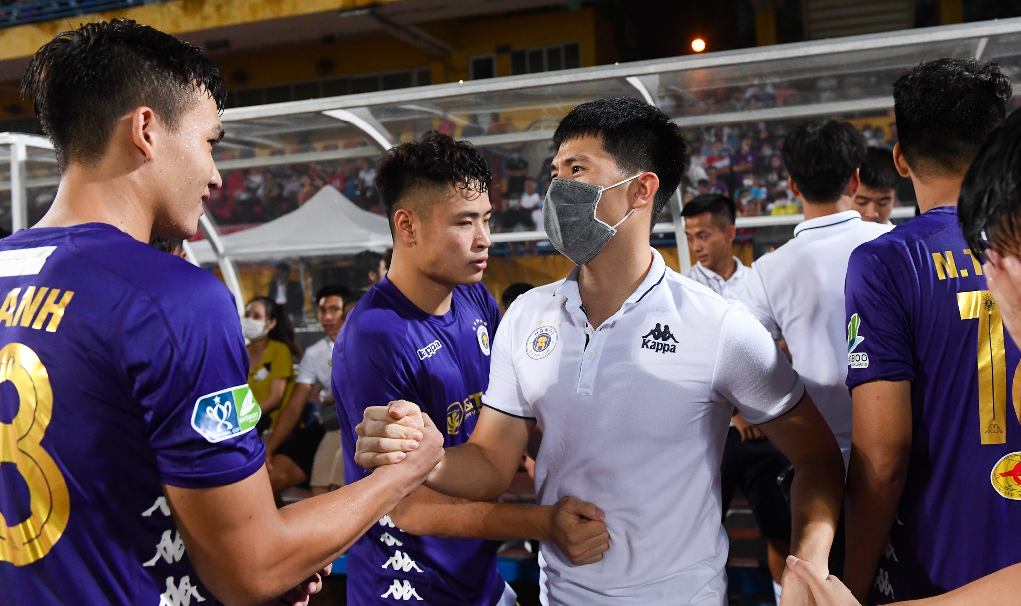 Quang Hai bat nhip cho co dong vien anh 8