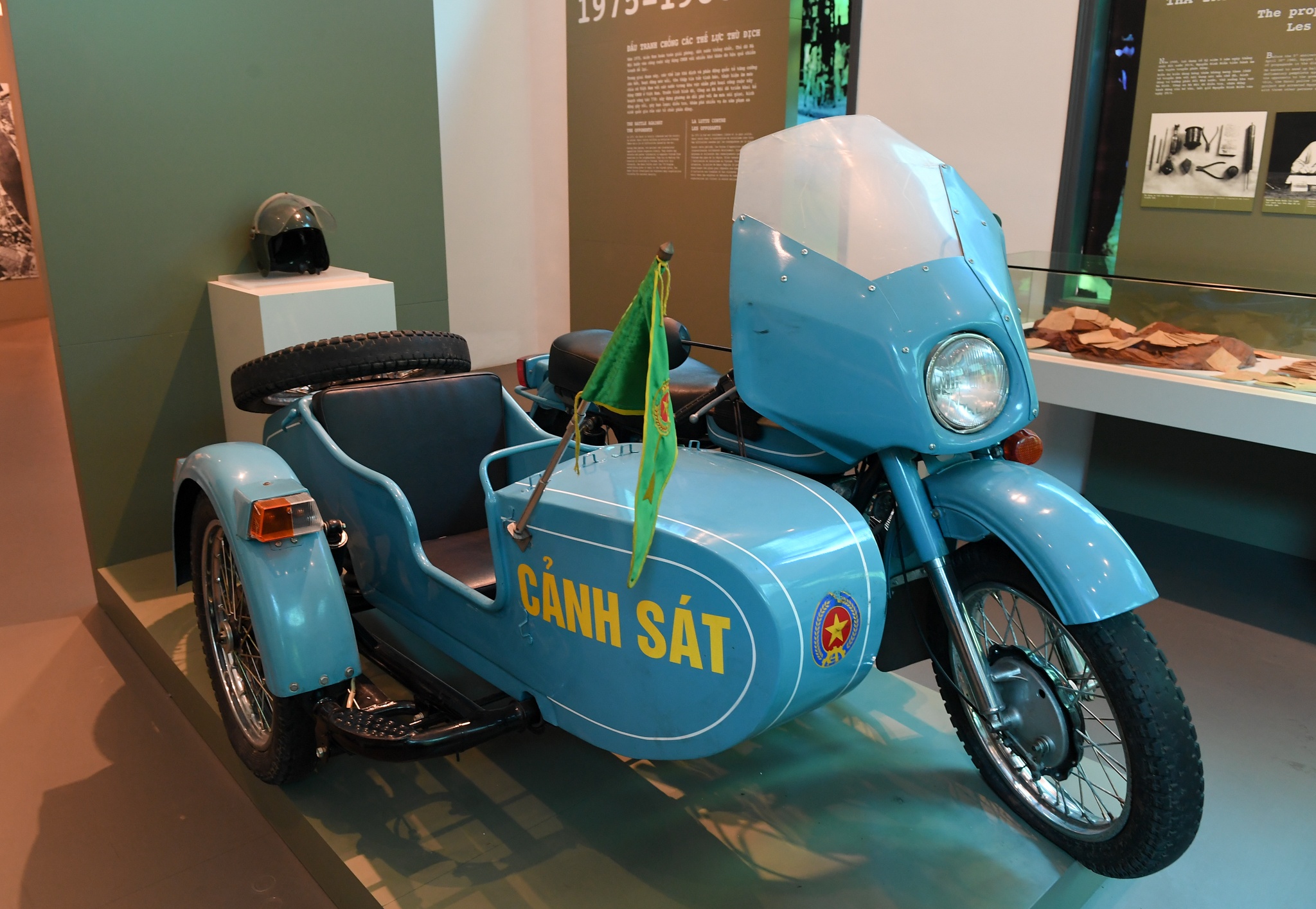 trang phuc canh sat giao thong anh 4