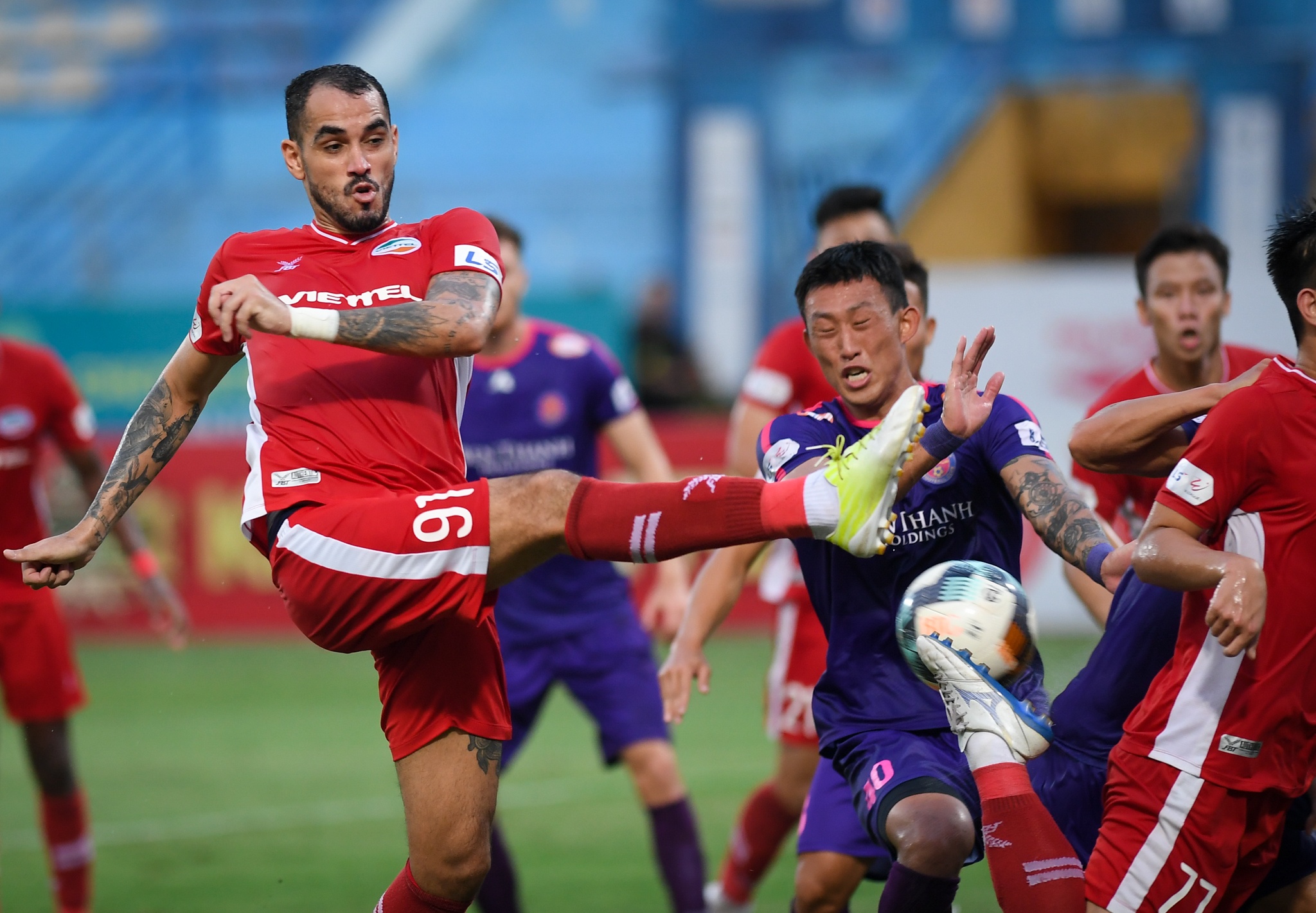 Bui Tien Dung dua vo con di co vu anh 7