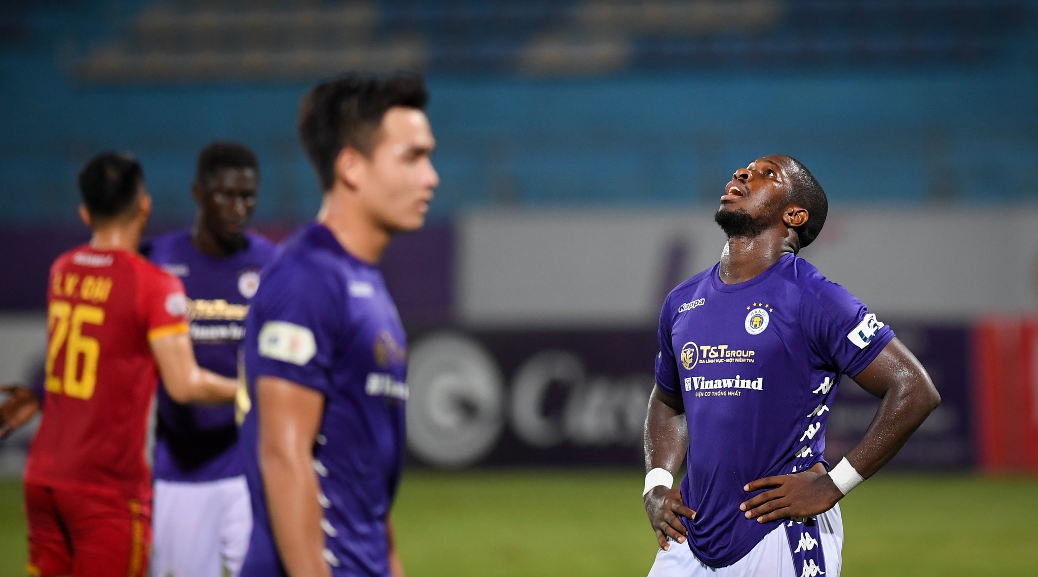 Thanh Chung buc xuc vi doi thu cau gio anh 6