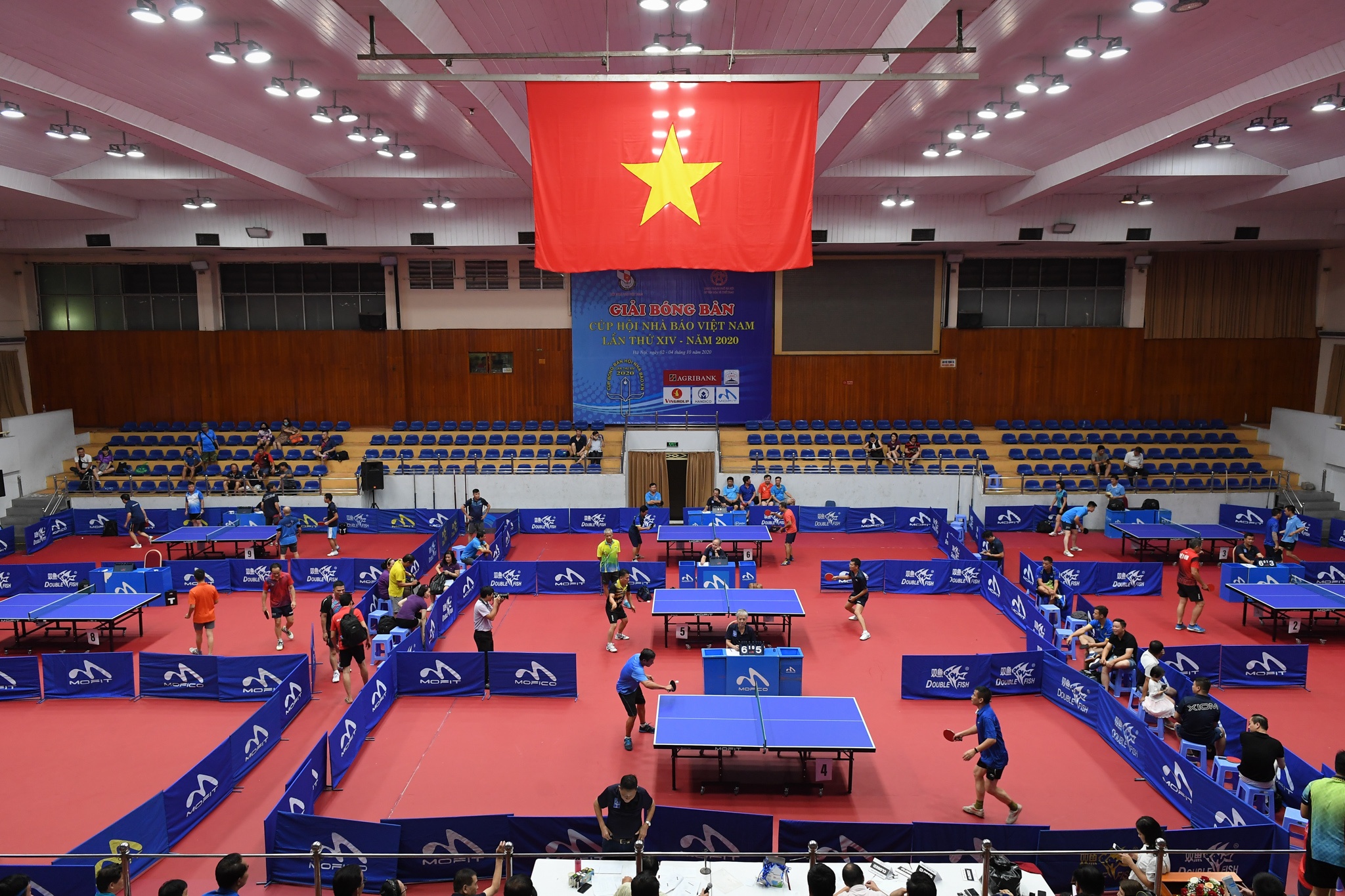 bong ban cup hoi nha bao anh 1