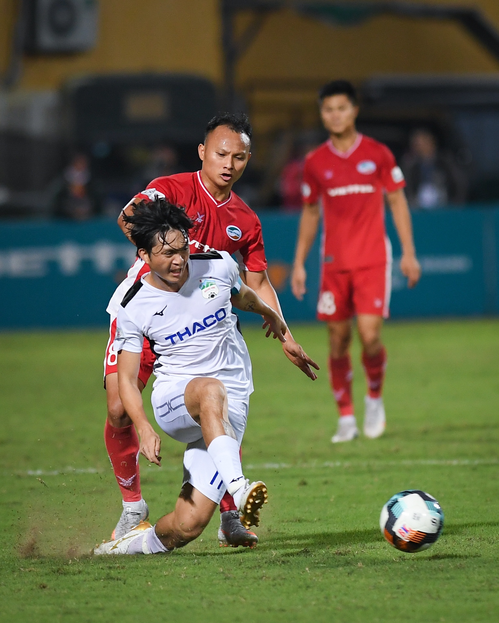 Tuan Anh bat luc anh 2