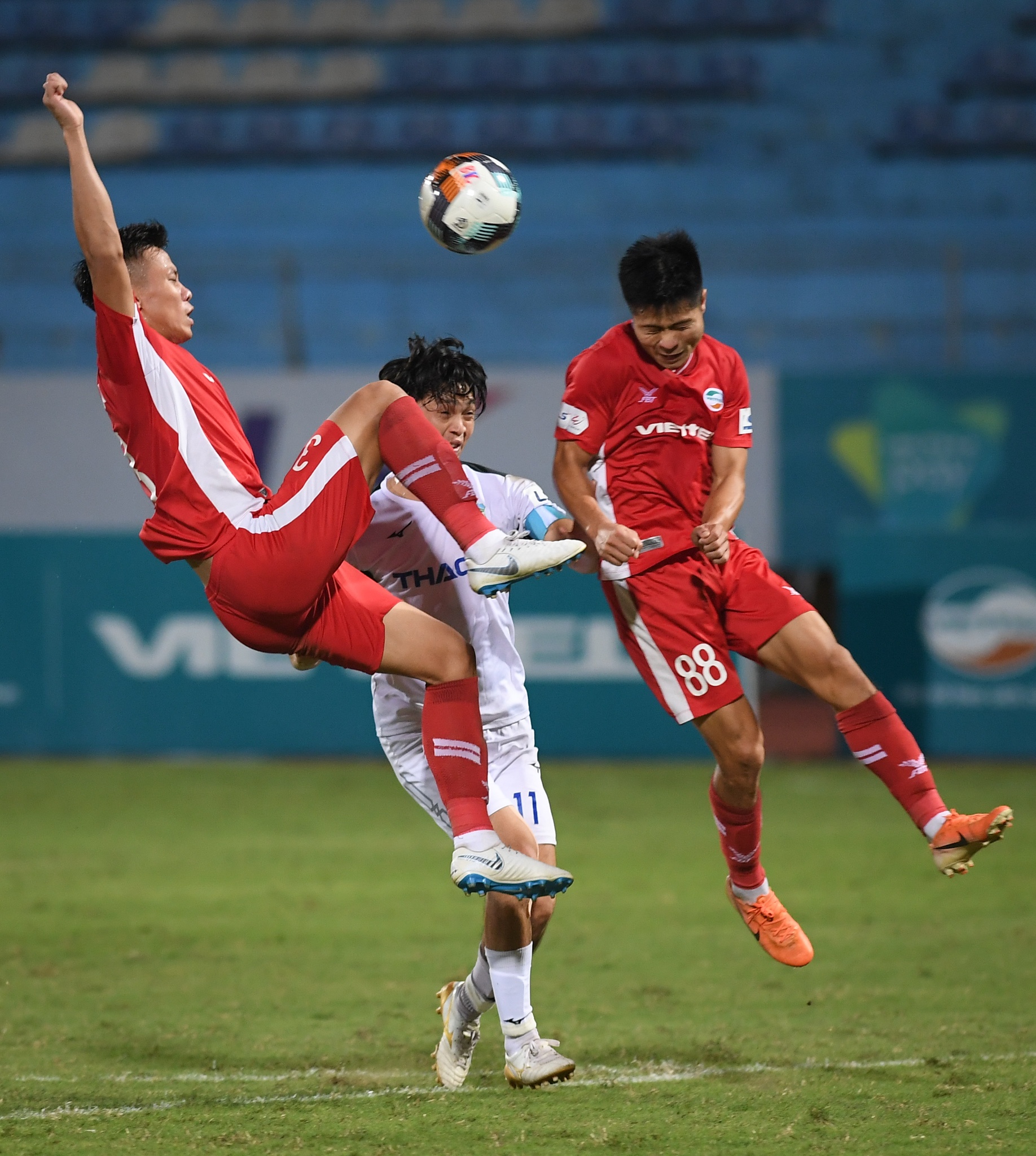 Tuan Anh bat luc anh 3