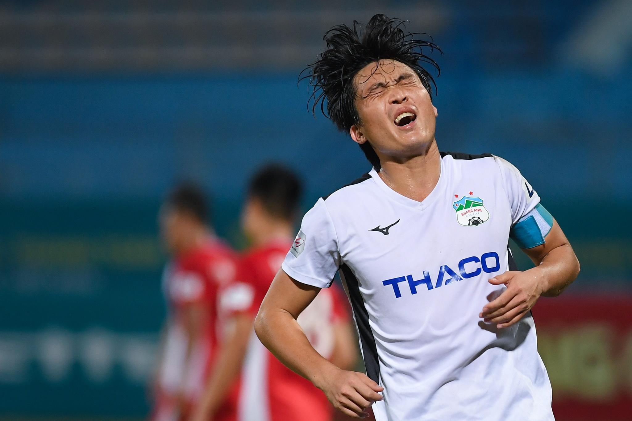 Tuan Anh bat luc truoc hang thu Viettel hinh anh