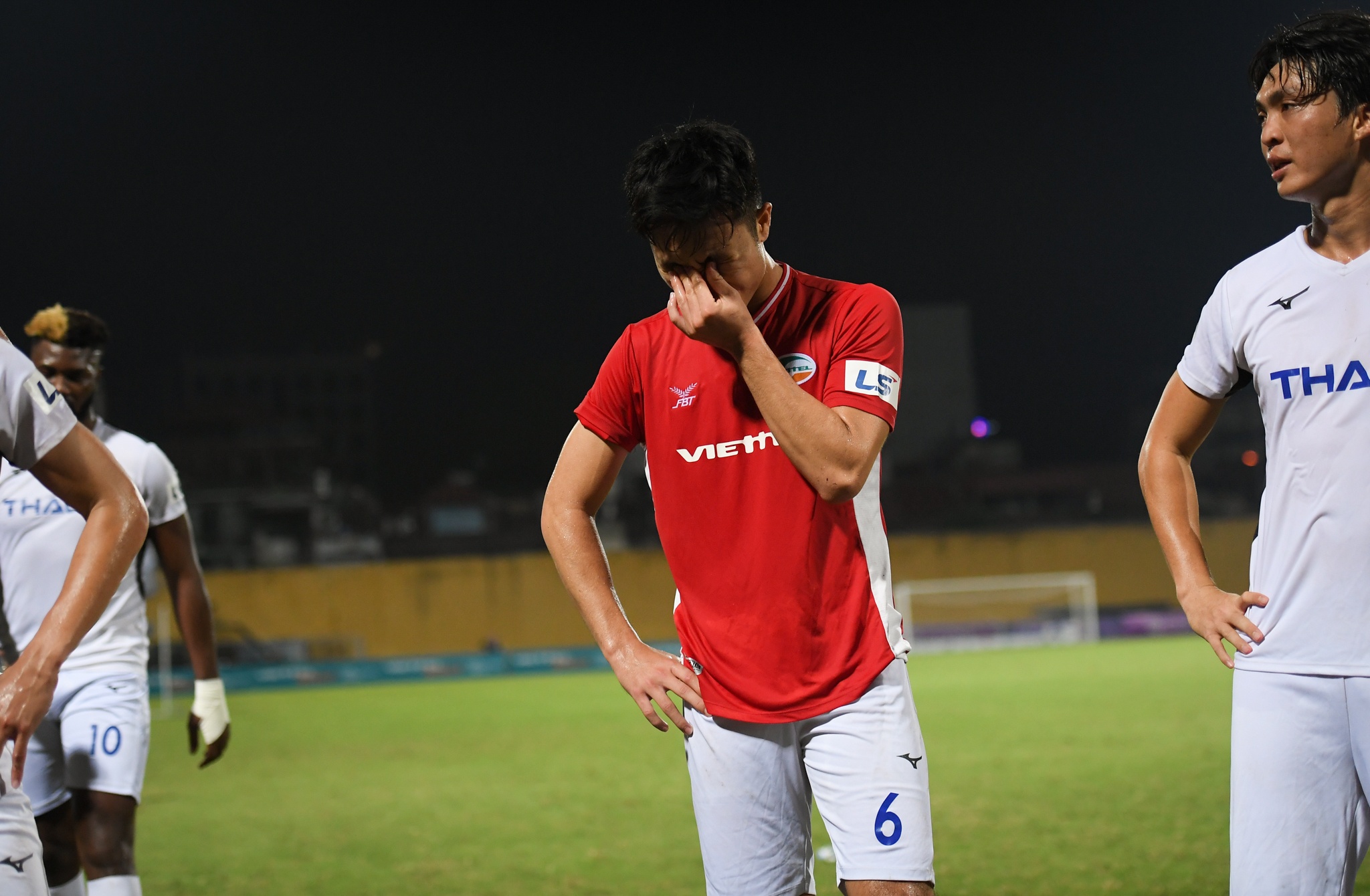 Tuan Anh bat luc anh 7