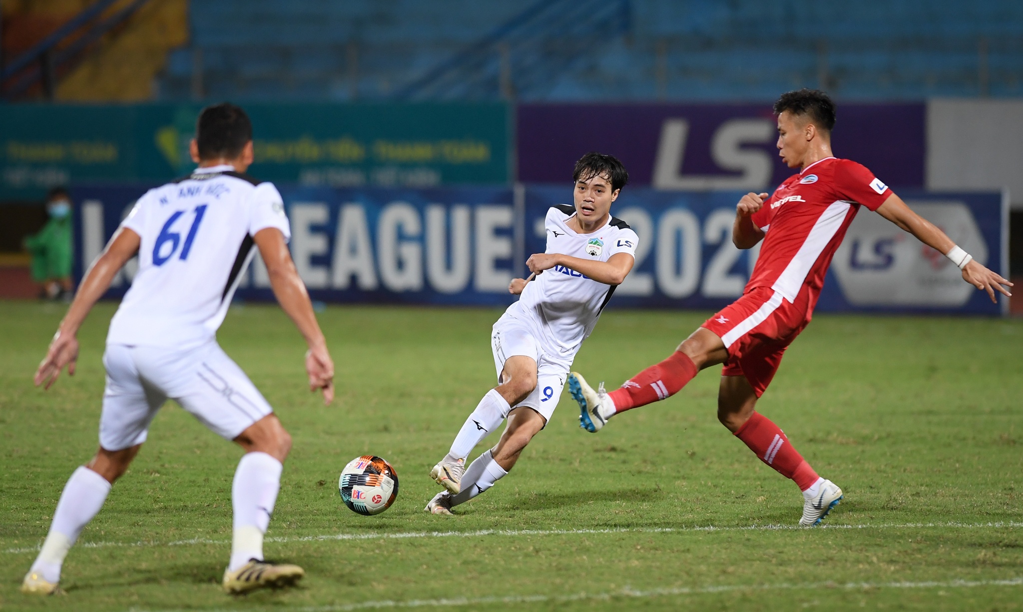 Tuan Anh bat luc anh 9