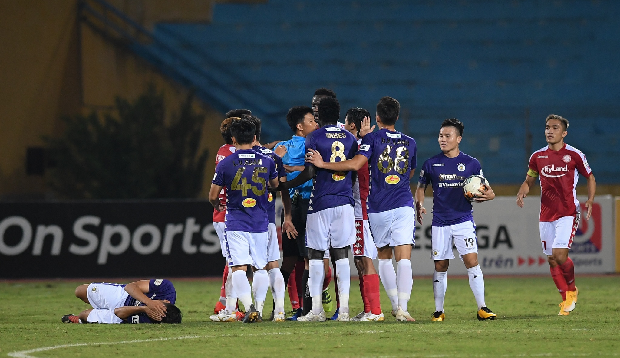 Thanh Chung nga ngua anh 3