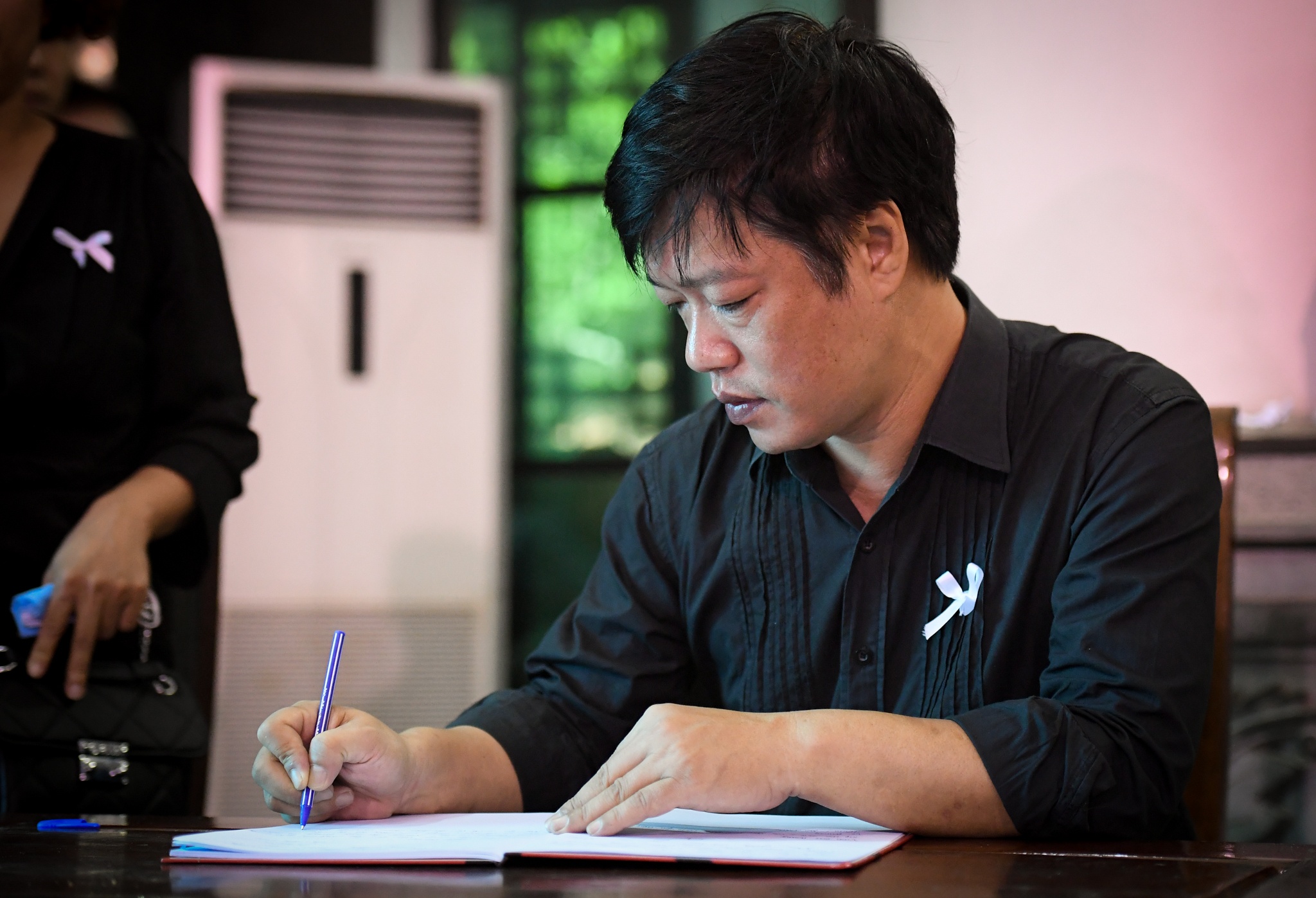 le vieng ca si tuan phuong anh 8