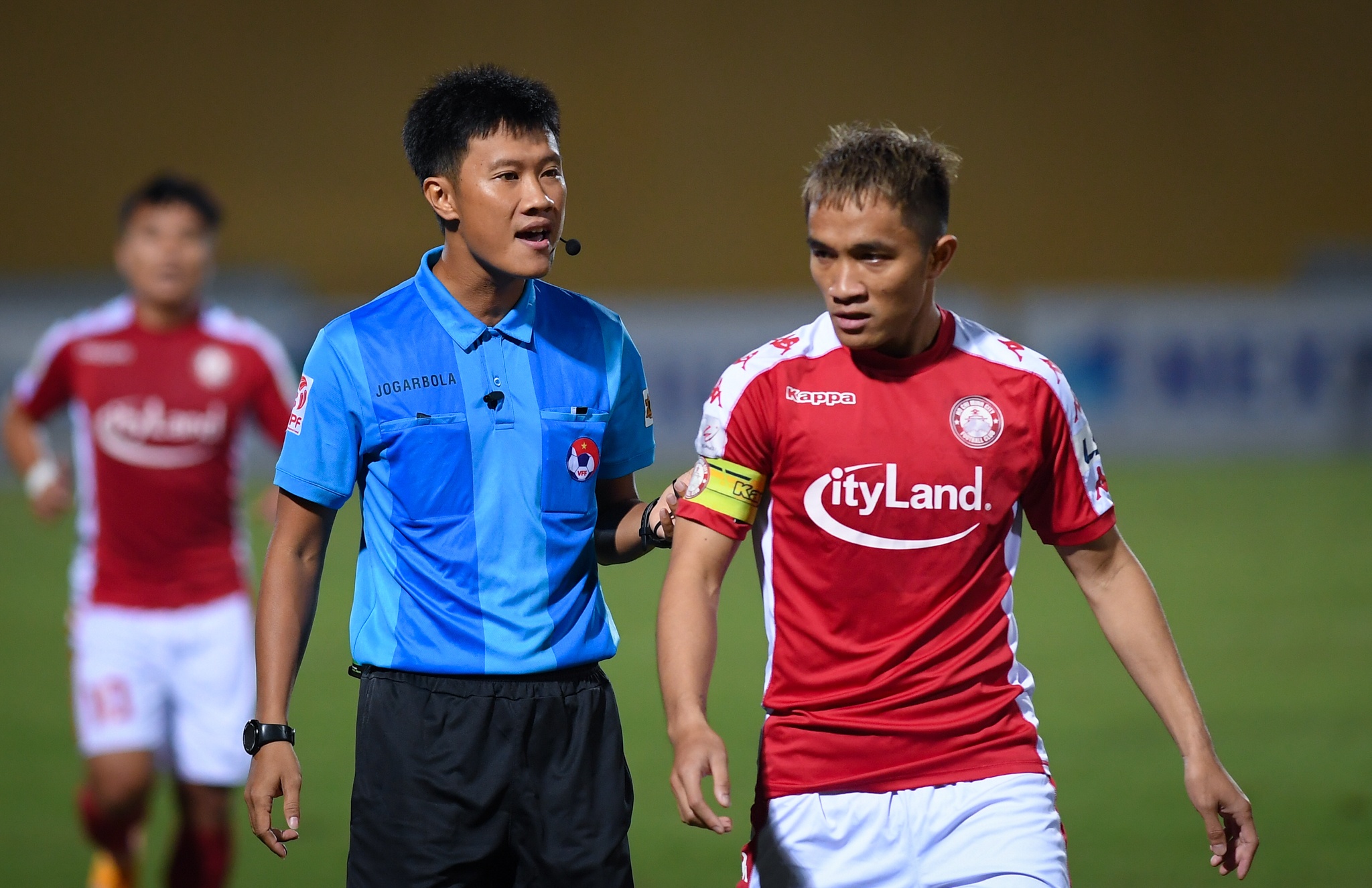 Thanh Chung nga ngua anh 8