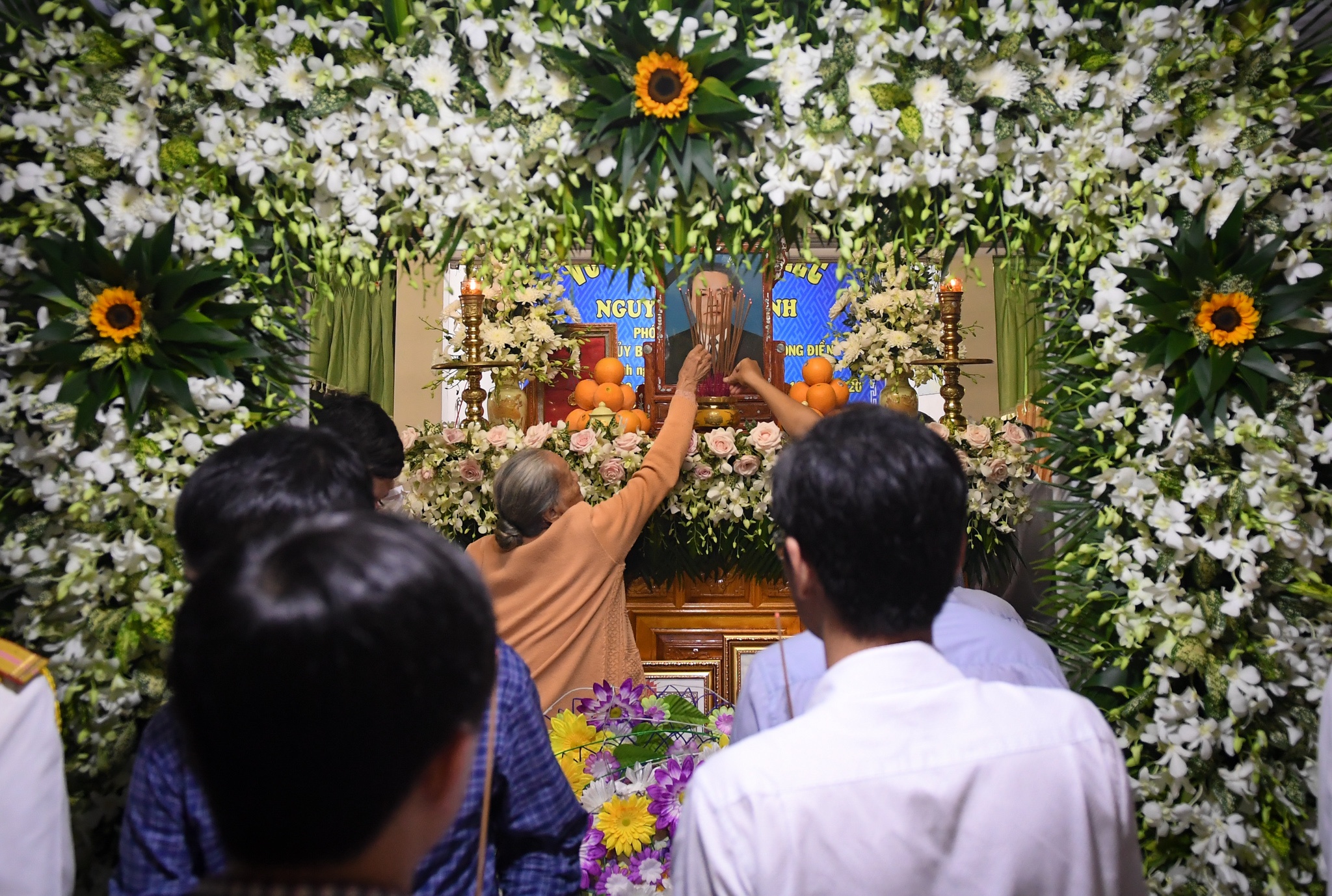 chu tich huyen Phong Dien anh 8