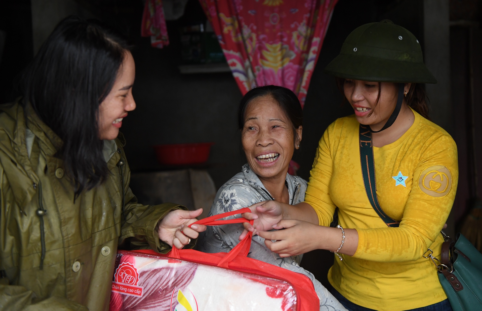 bo song chung voi nguoi trong lu anh 8