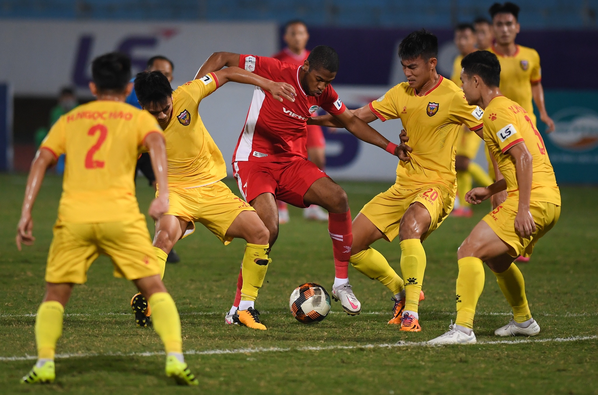 con gai Bui Tien Dung anh 9