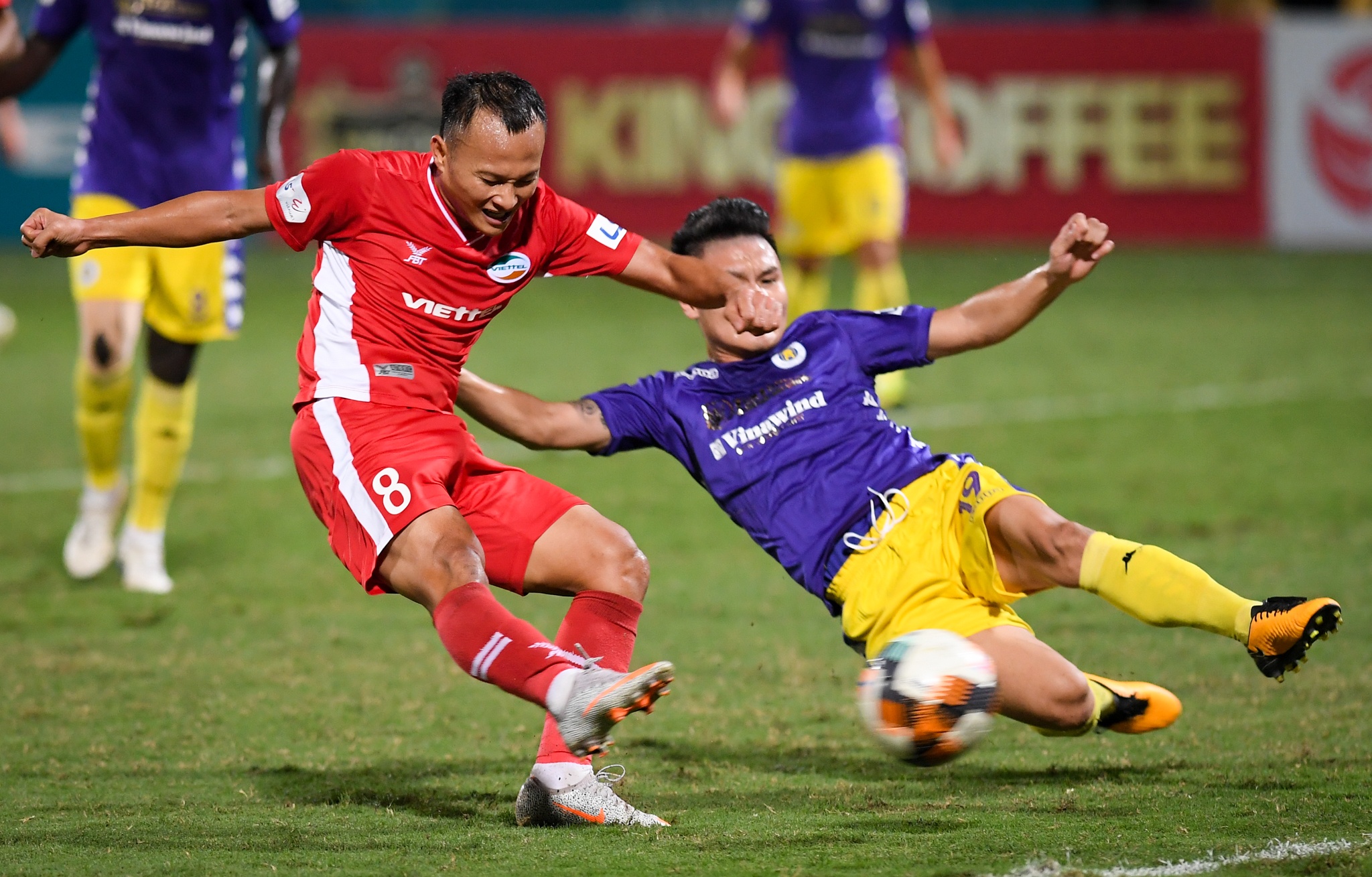 Quang Hai bo sinh nhat bau Hien anh 6