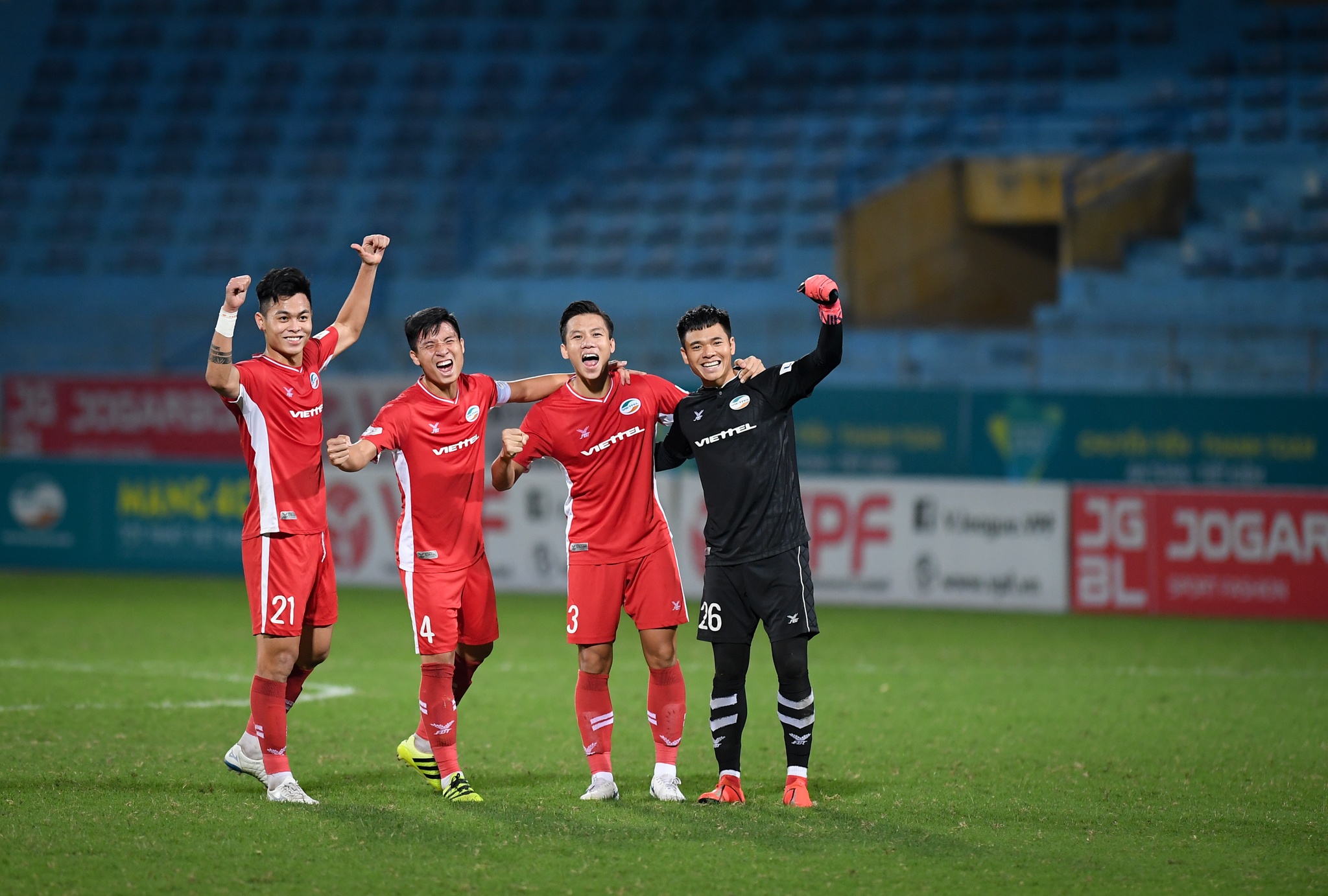 cau thu Viettel an mung anh 1