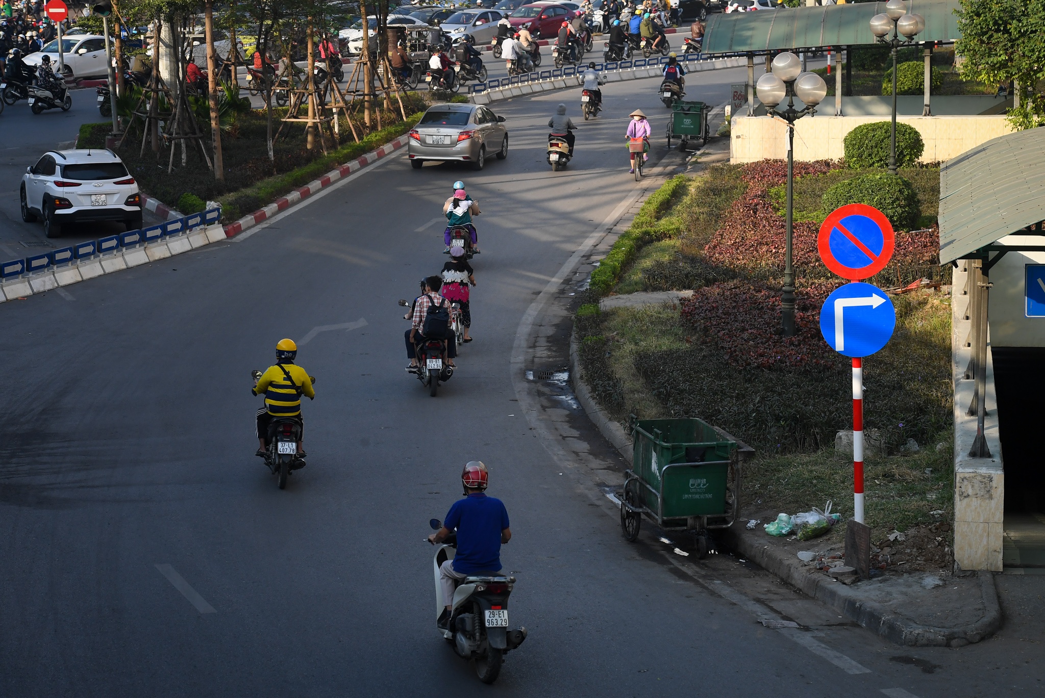 nga tu So un tac anh 4