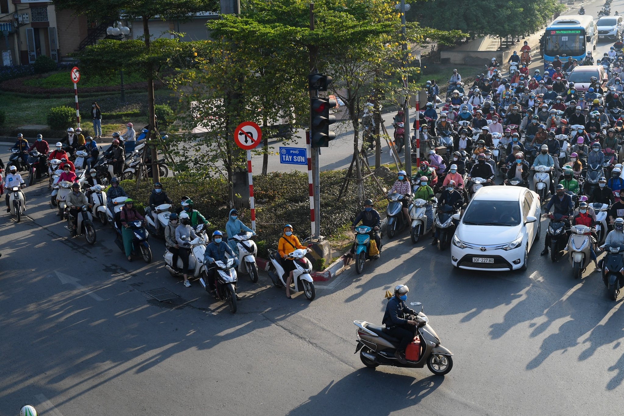 nga tu So un tac anh 9