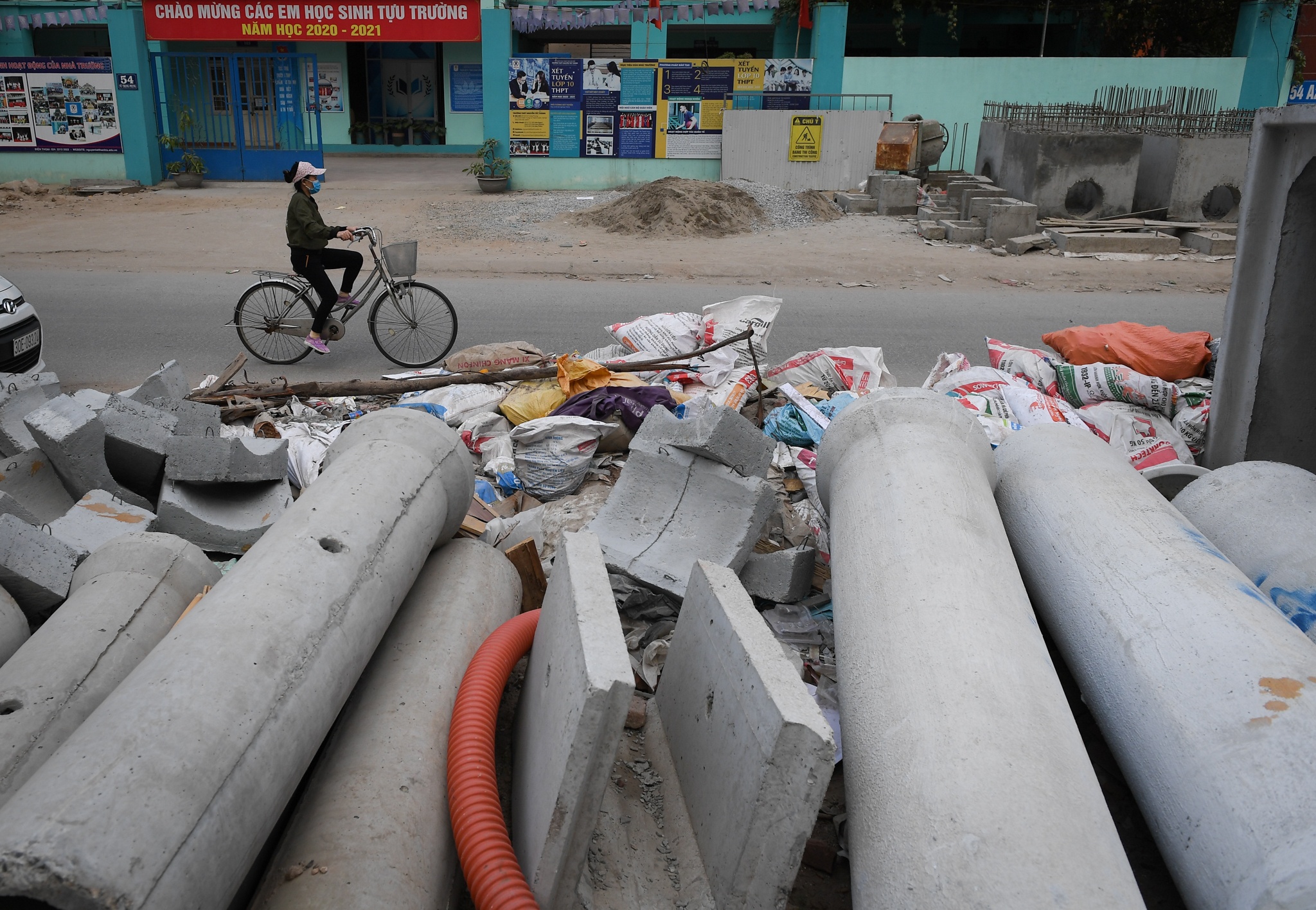 duong dai 400 m lam hon mot nam chua xong anh 2