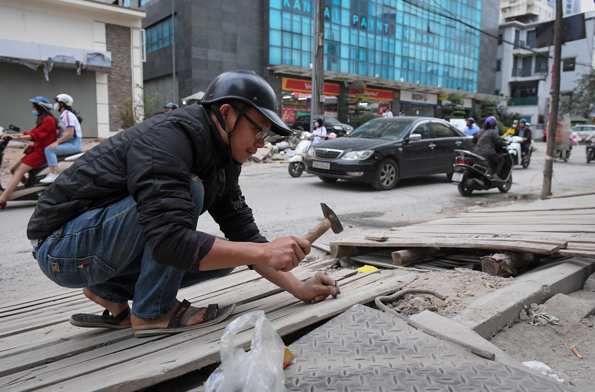 duong dai 400 m lam hon mot nam chua xong anh 5