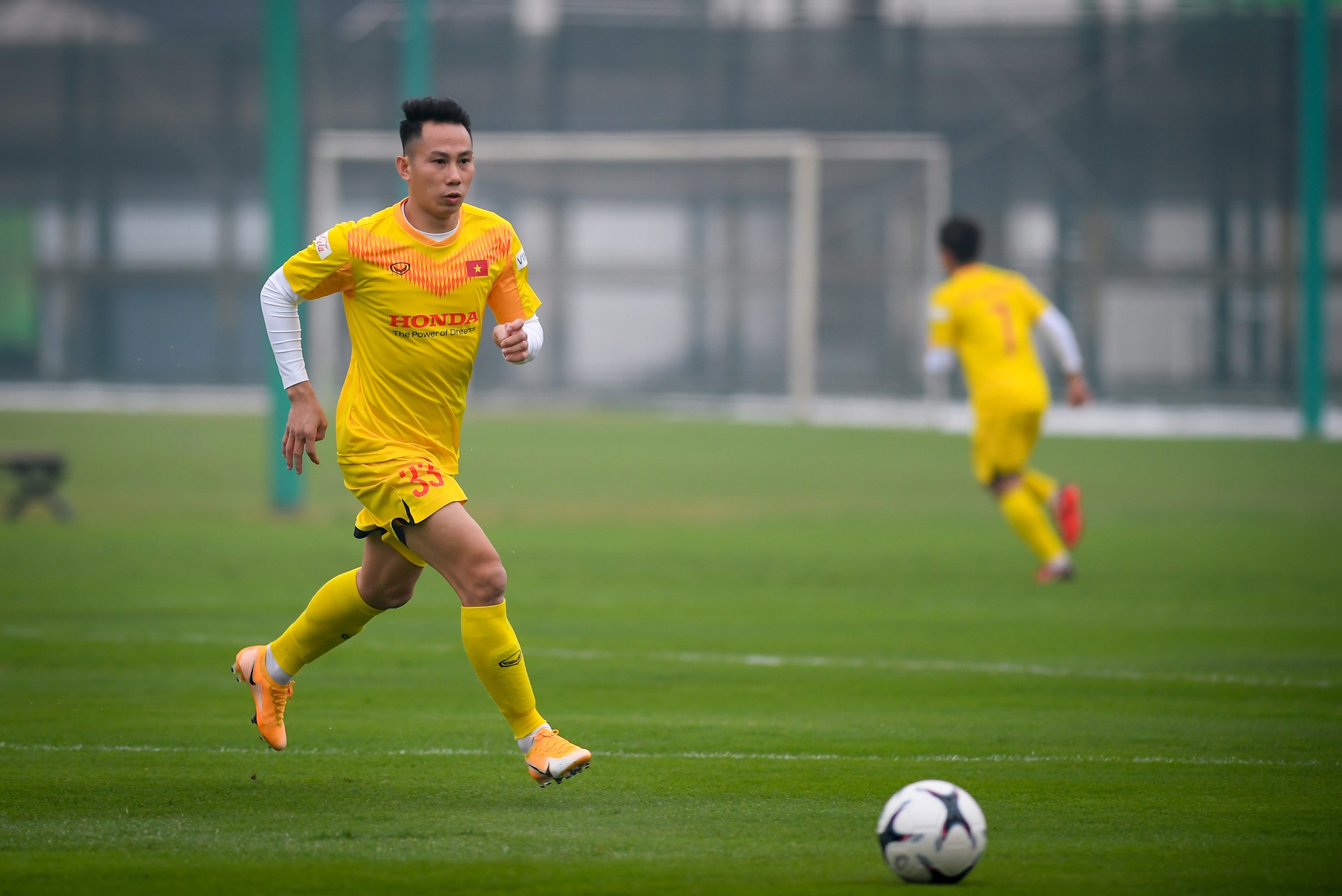 Cong Phuong tap trung cung doi tuyen anh 6