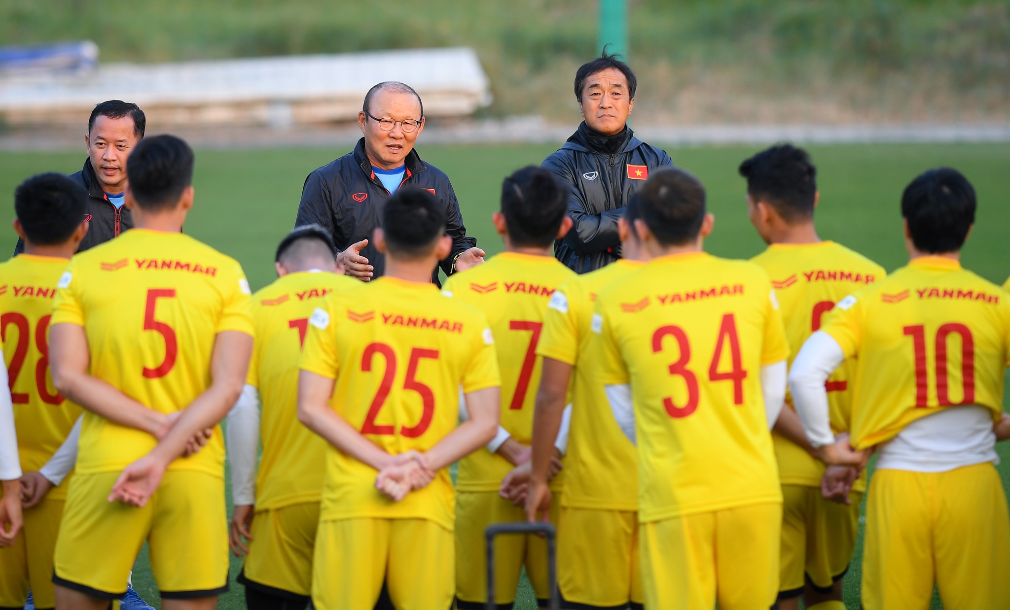 Hai Long chan thuong anh 1