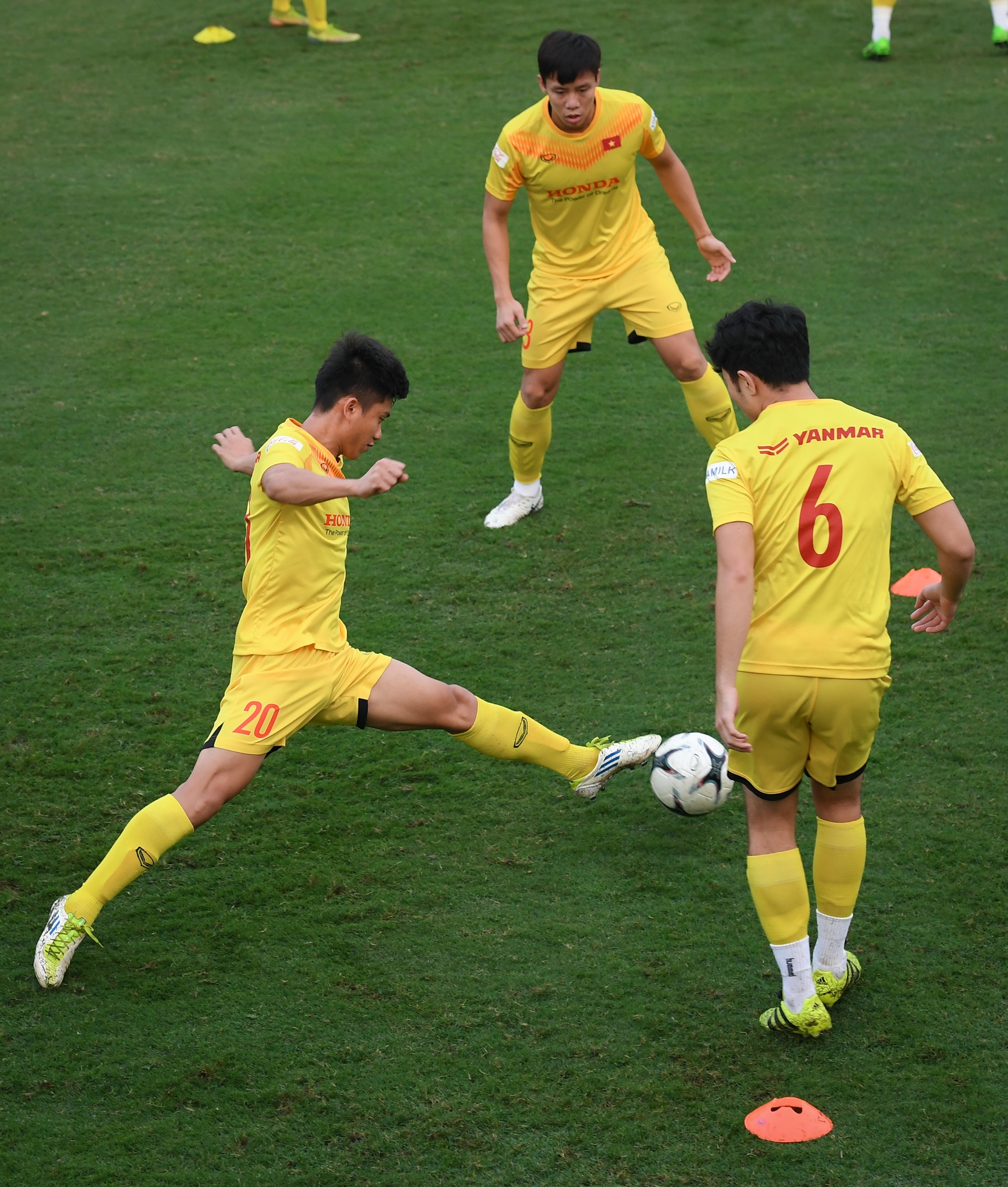 Que Ngoc Hai xau kim Xuan Truong anh 2