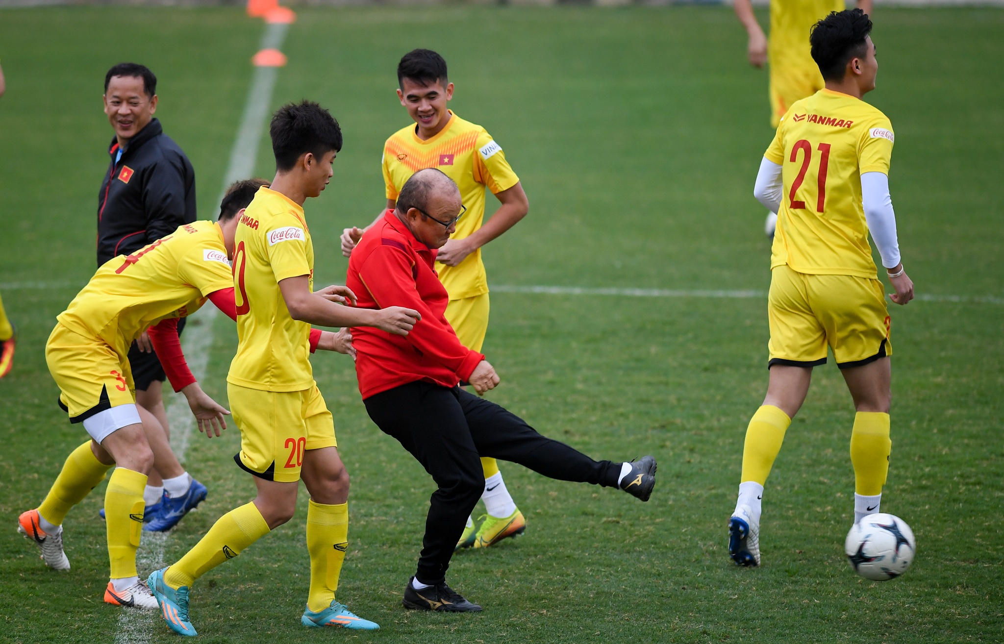 Quang Hai vang mat trong buoi tap anh 4